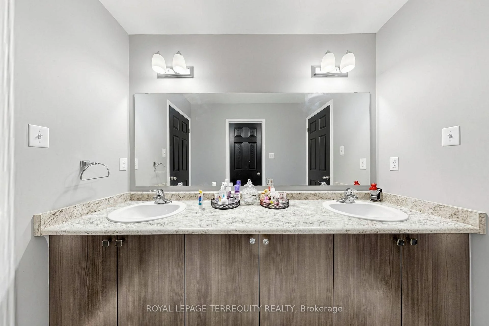 Photo 41 of 2549 Snow Knight Drive, Oshawa, Windfields — HOMEH