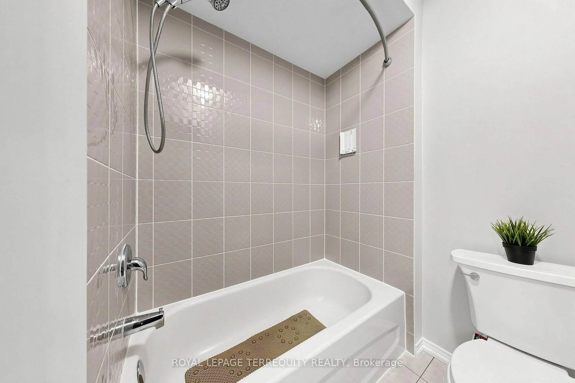 Photo 43 of 2549 Snow Knight Drive, Oshawa, Windfields — HOMEH