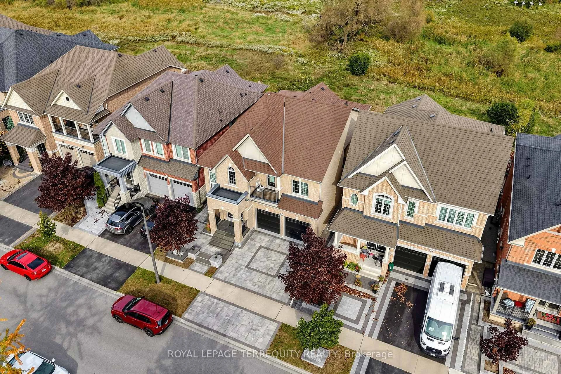 Photo 6 of 2549 Snow Knight Drive, Oshawa, Windfields — HOMEH