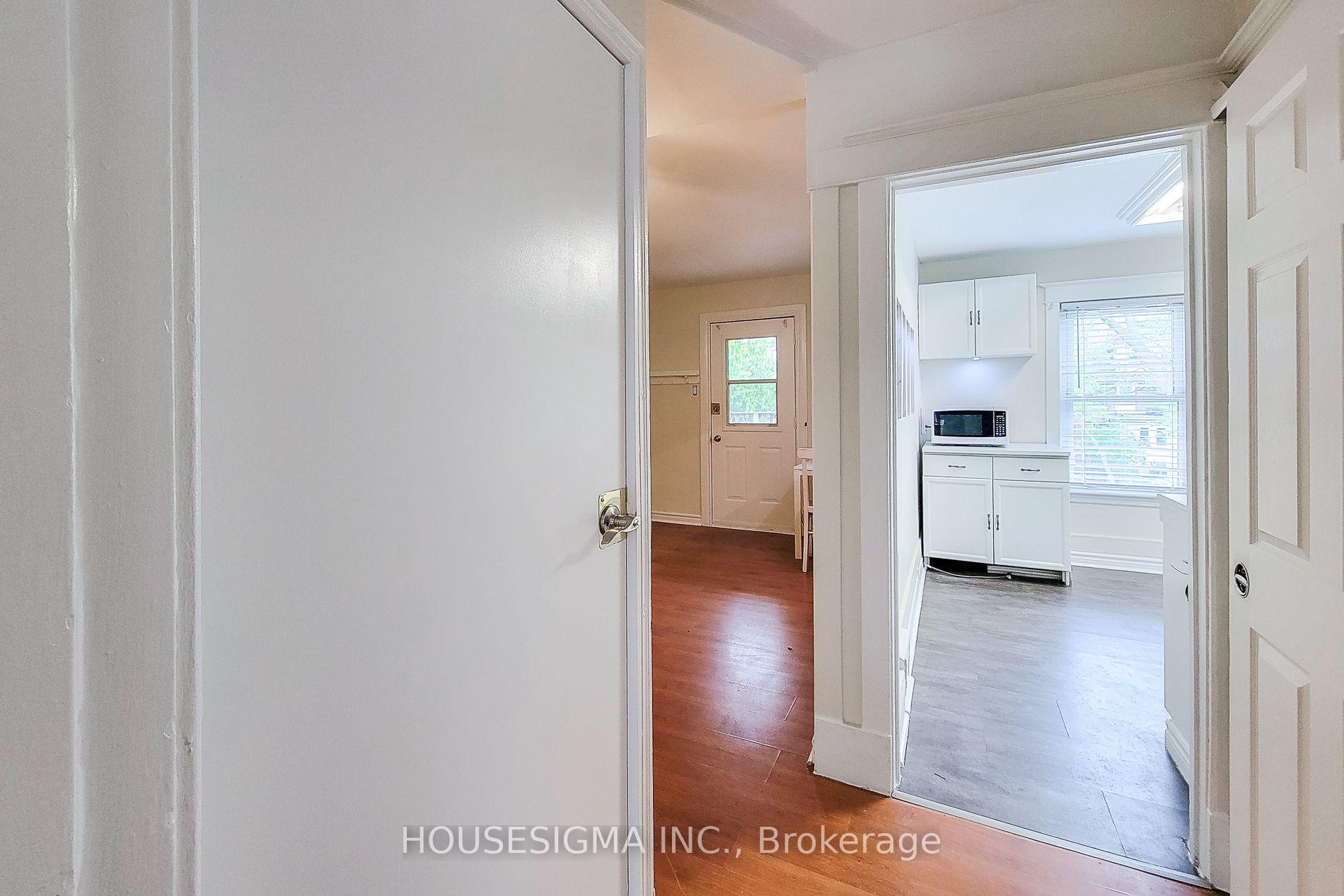 Photo 3 of Unit 2, 46 Ottawa Street S, Hamilton, Delta — HOMEH
