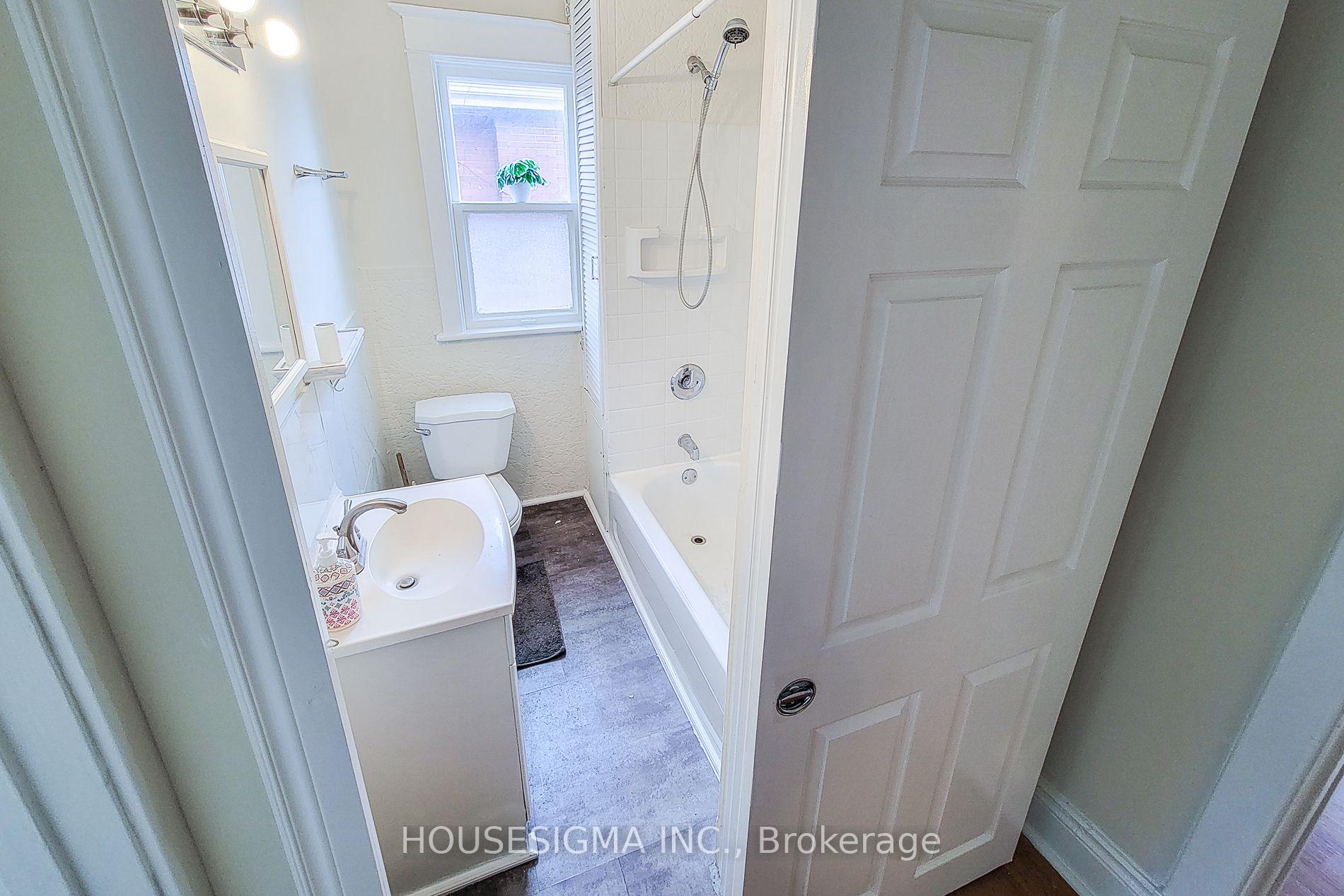 Photo 13 of Unit 2, 46 Ottawa Street S, Hamilton, Delta — HOMEH