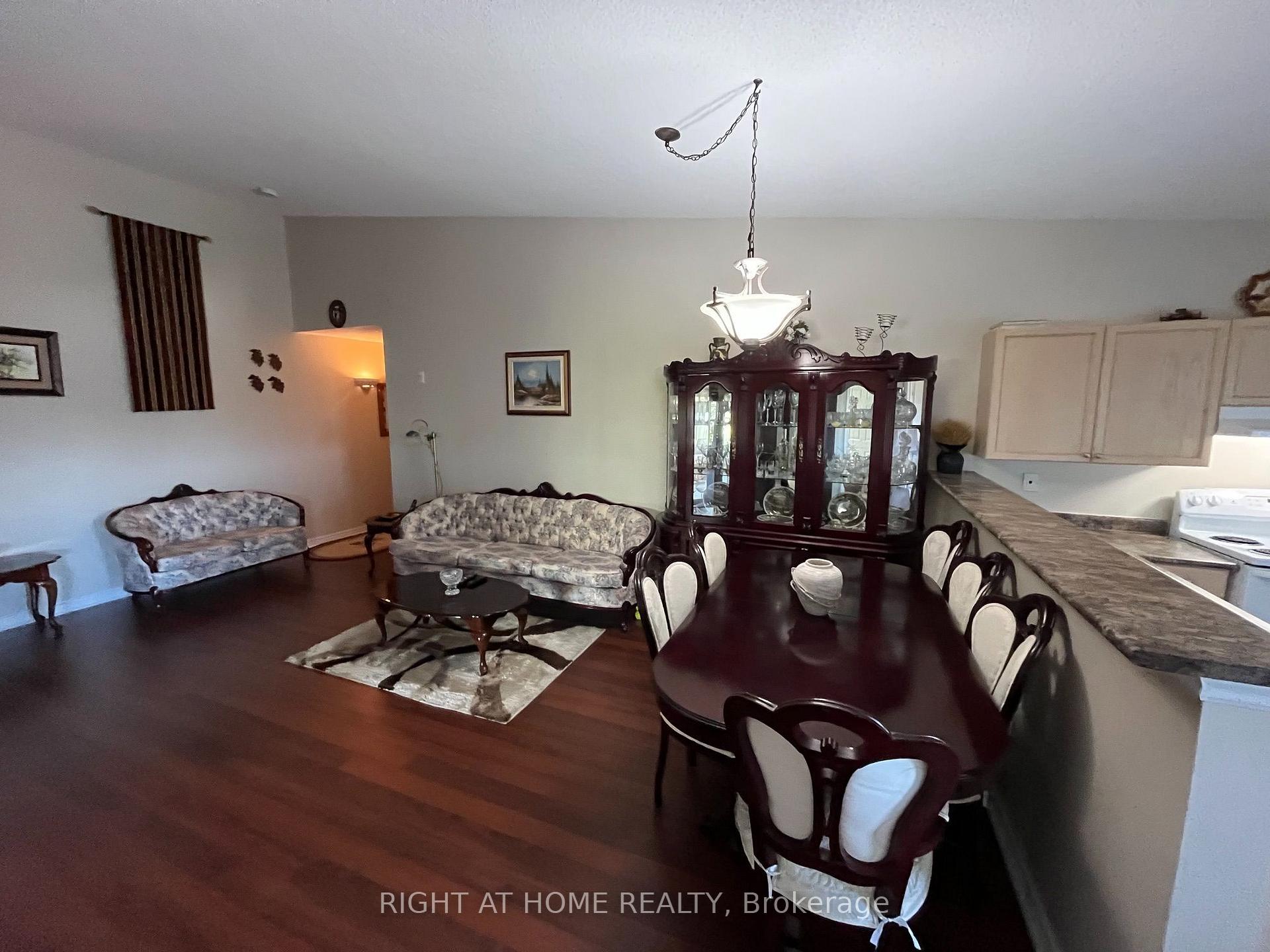 Photo 5 of Unit 401, 1487 Maple Avenue, Milton, Dempsey — HOMEH