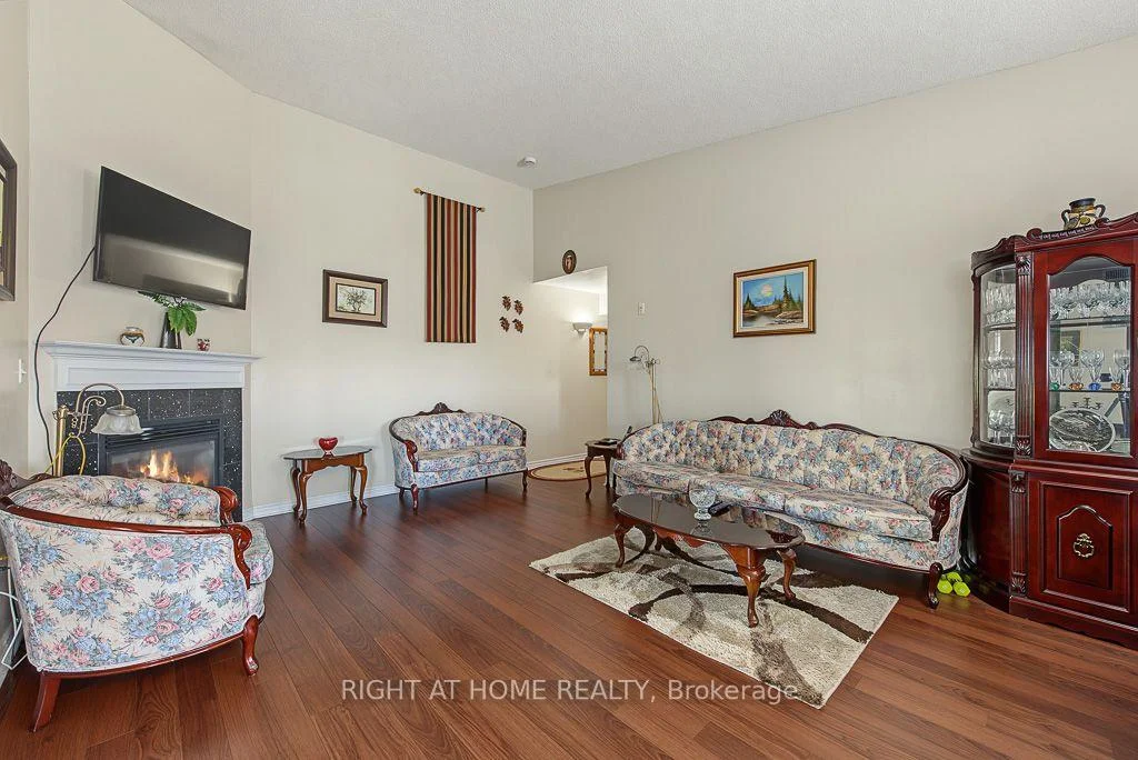 Photo 12 of Unit 401, 1487 Maple Avenue, Milton, Dempsey — HOMEH