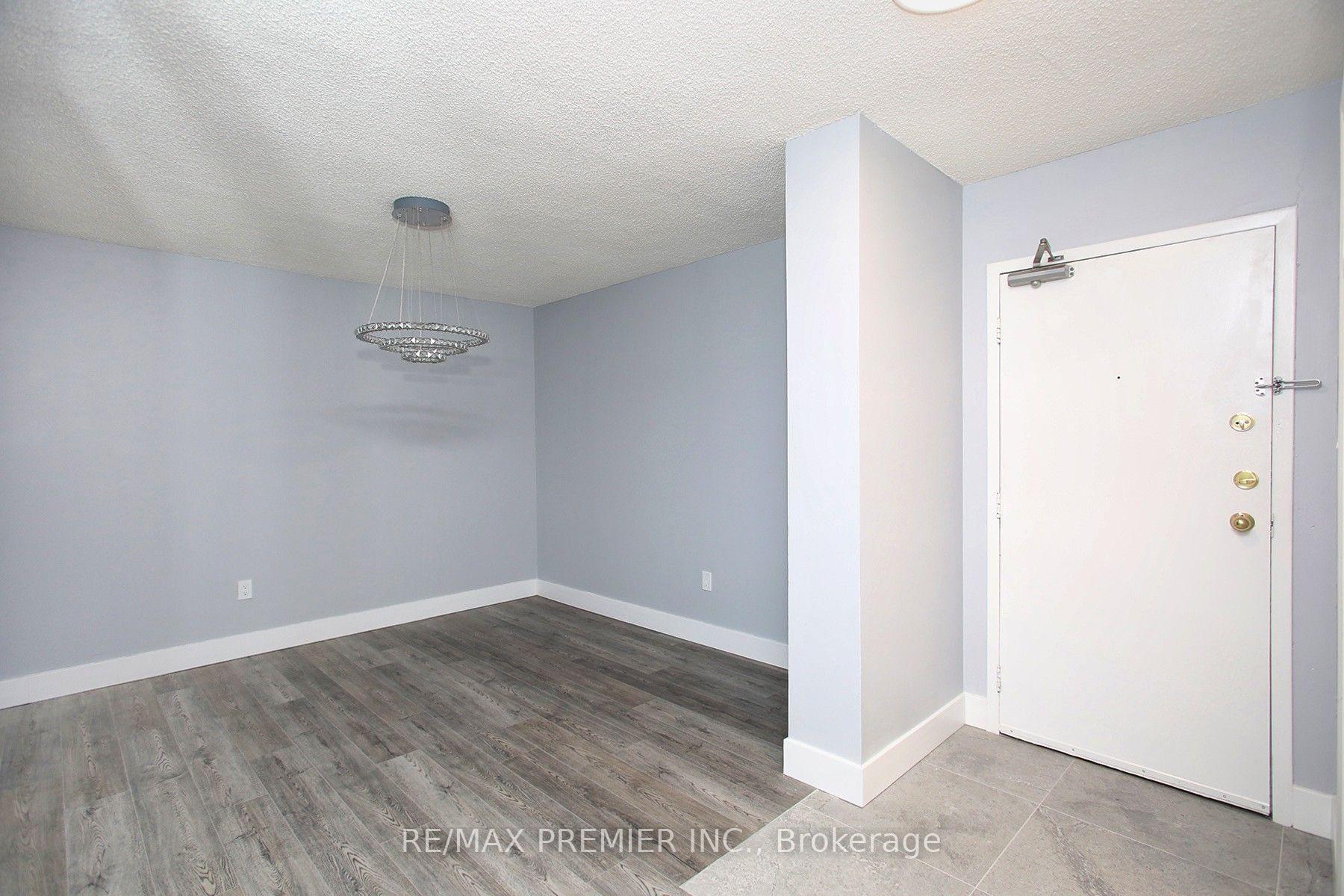 Photo 11 of Unit 1909, 390 Dixon Road, Etobicoke, Kingsview Village-The Westway — HOMEH