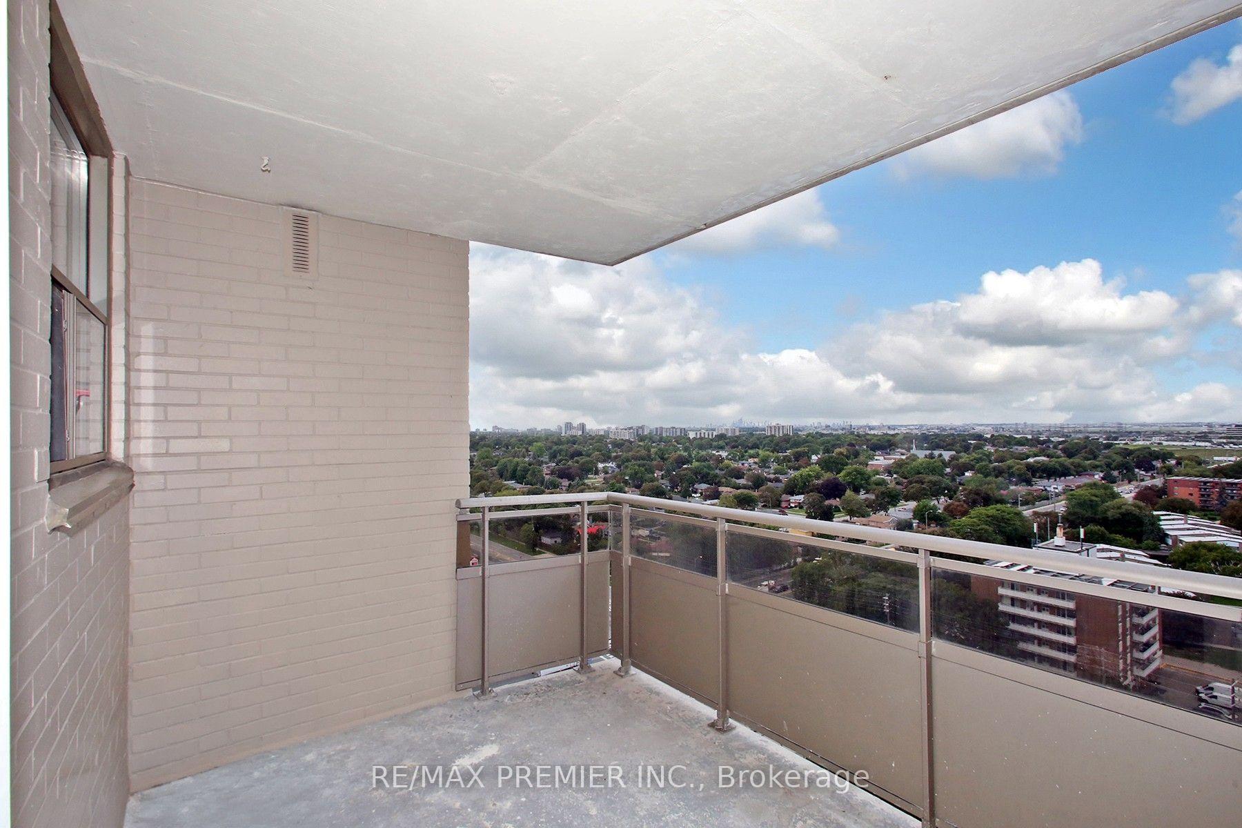 Photo 22 of Unit 1909, 390 Dixon Road, Etobicoke, Kingsview Village-The Westway — HOMEH