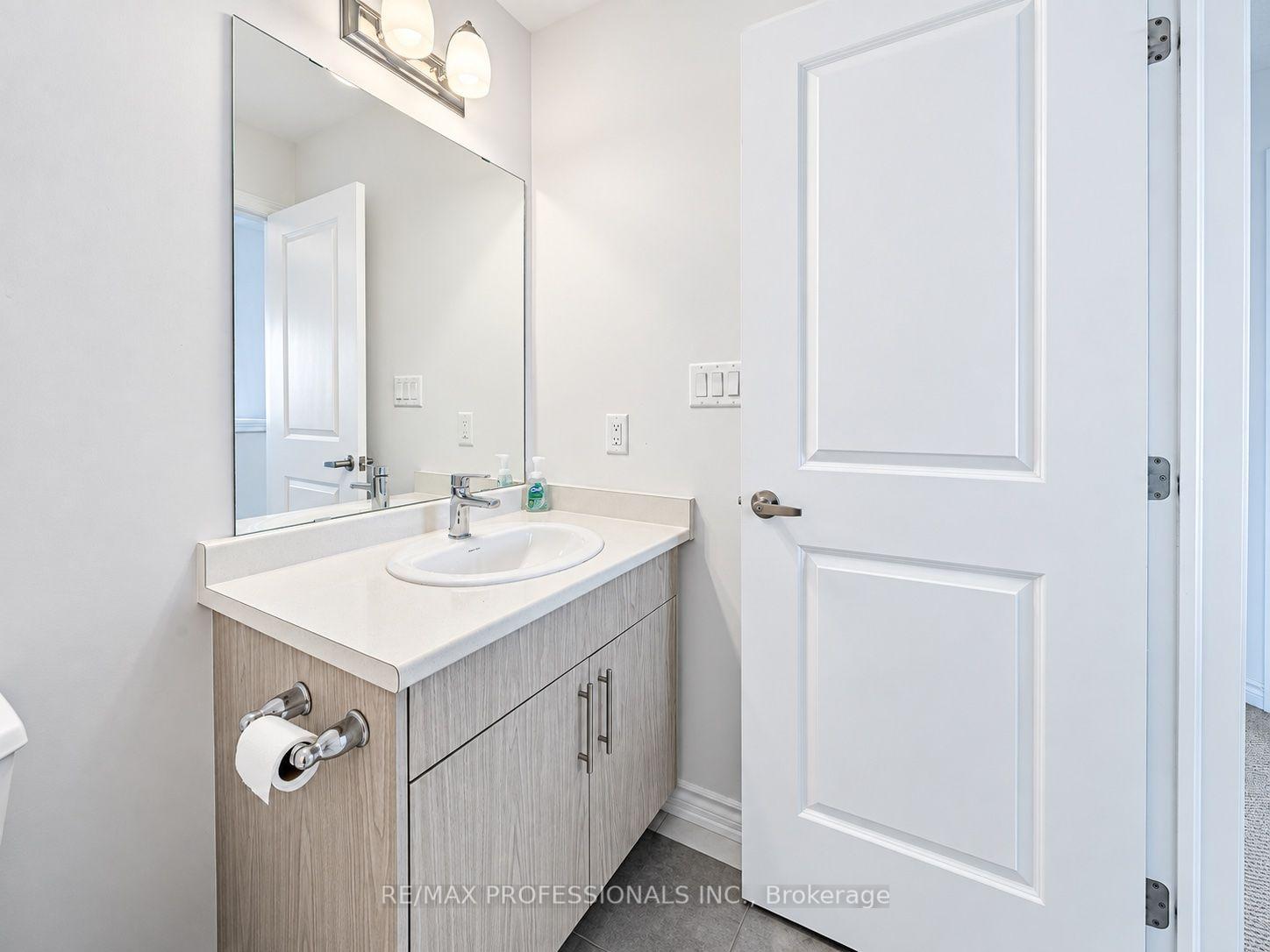 Photo 16 of Unit 19, 61 Soho Street, Hamilton, Stoney Creek Mountain — HOMEH