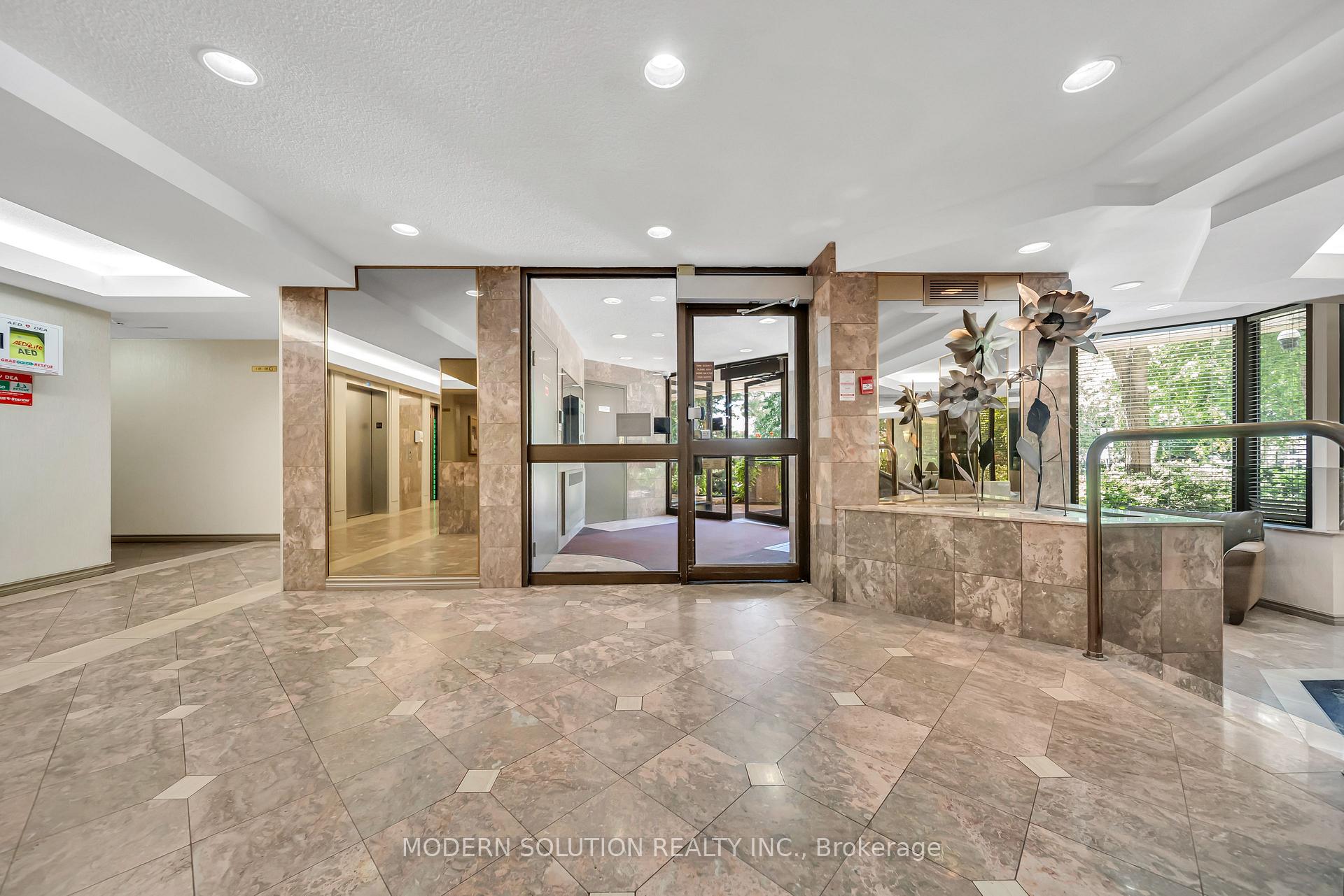 Photo 8 of Unit 501, 20 Cherrytree Drive, Brampton, Fletcher's Creek South — HOMEH