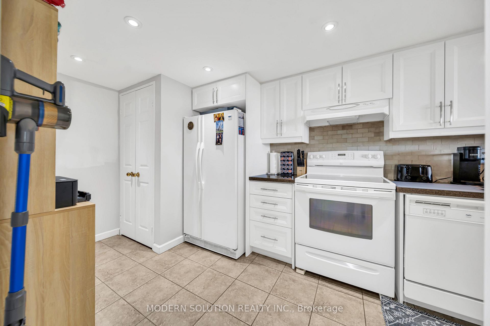 Photo 18 of Unit 501, 20 Cherrytree Drive, Brampton, Fletcher's Creek South — HOMEH