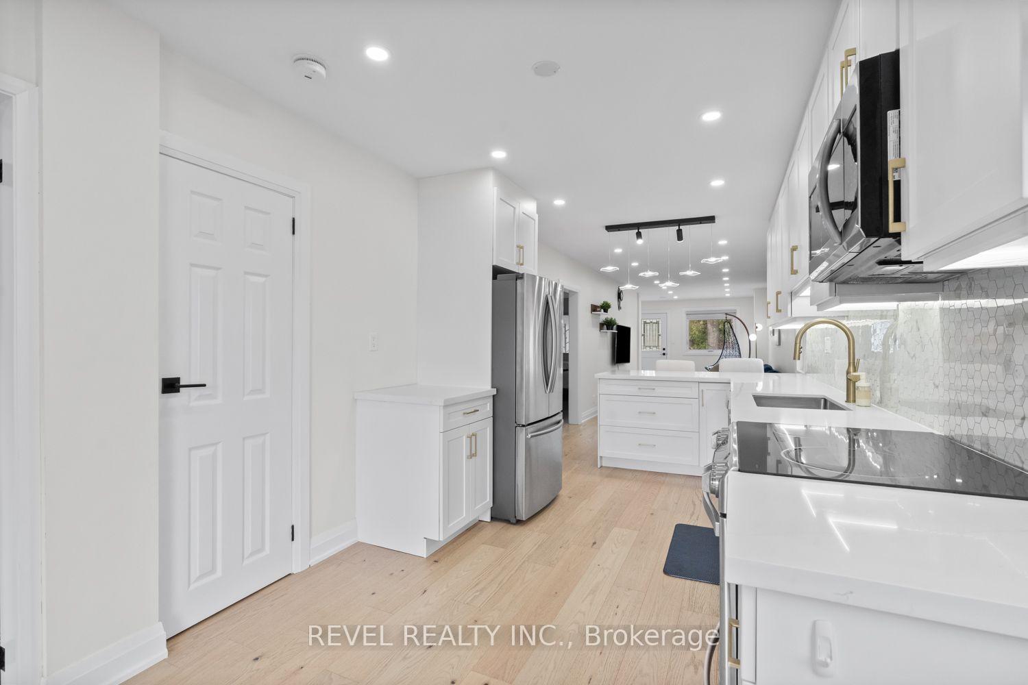 Photo 2 of 163 Northland Avenue, Toronto, Rockcliffe-Smythe — HOMEH