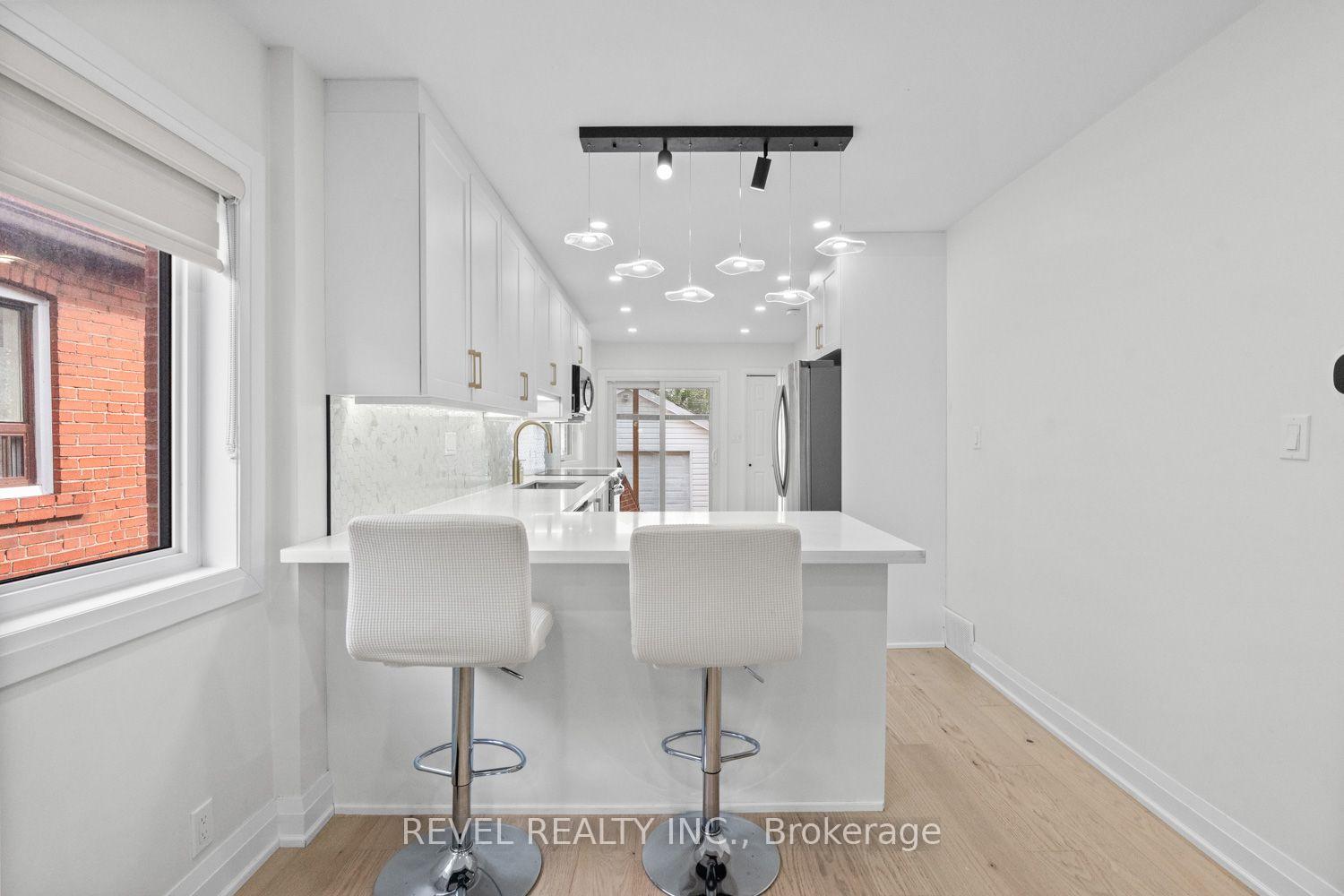 Photo 4 of 163 Northland Avenue, Toronto, Rockcliffe-Smythe — HOMEH