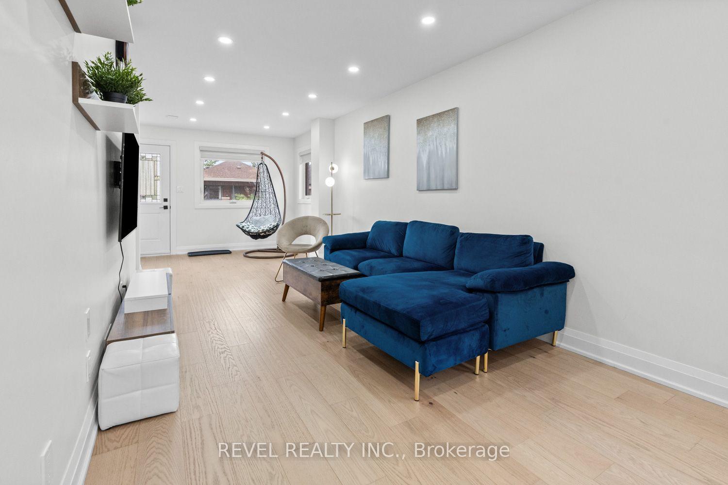 Photo 5 of 163 Northland Avenue, Toronto, Rockcliffe-Smythe — HOMEH