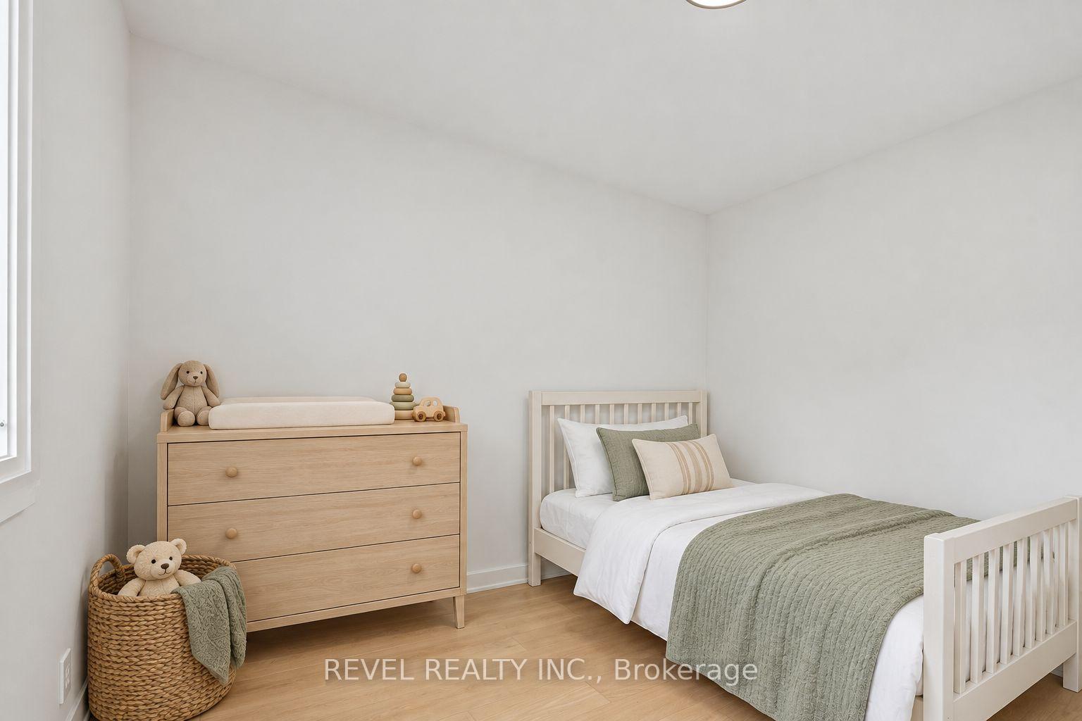 Photo 13 of 163 Northland Avenue, Toronto, Rockcliffe-Smythe — HOMEH