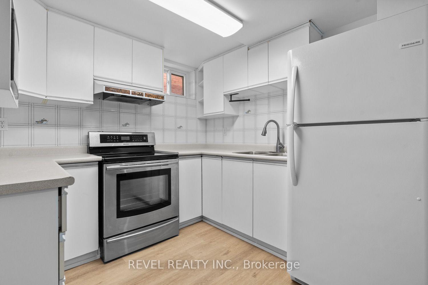 Photo 20 of 163 Northland Avenue, Toronto, Rockcliffe-Smythe — HOMEH