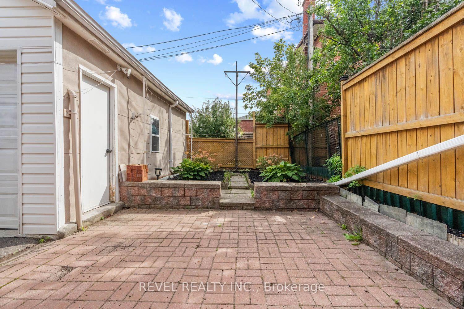 Photo 27 of 163 Northland Avenue, Toronto, Rockcliffe-Smythe — HOMEH