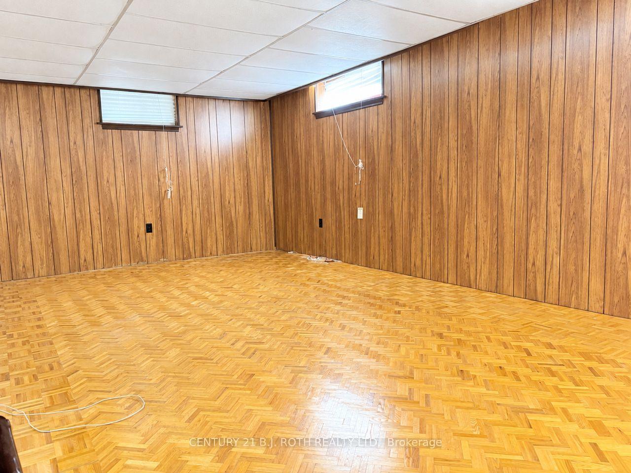 Photo 13 of 33 Lewiston Road, Scarborough, Dorset Park — HOMEH