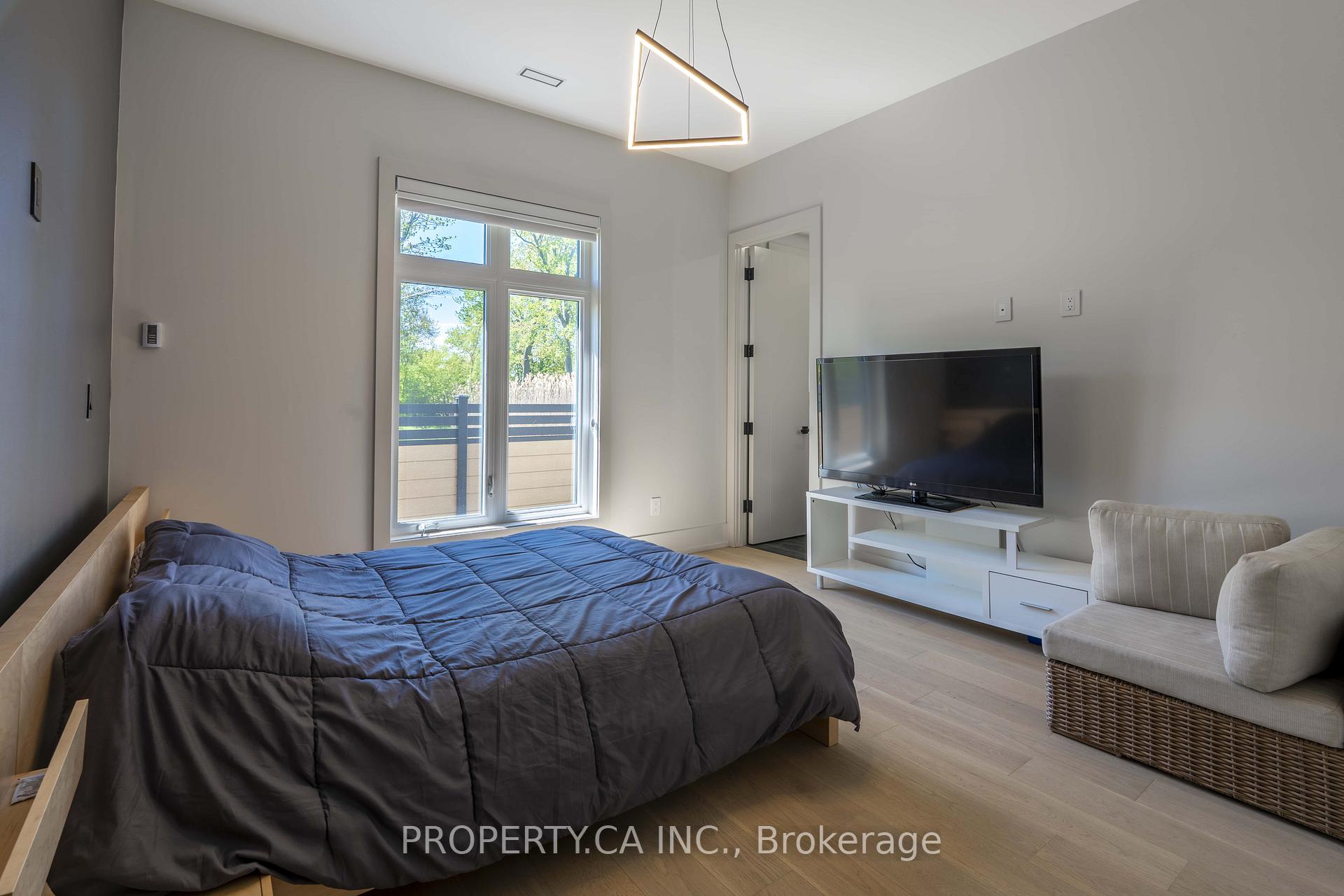 Photo 11 of 132 Cook's Bay Drive, Georgina, Keswick North — HOMEH