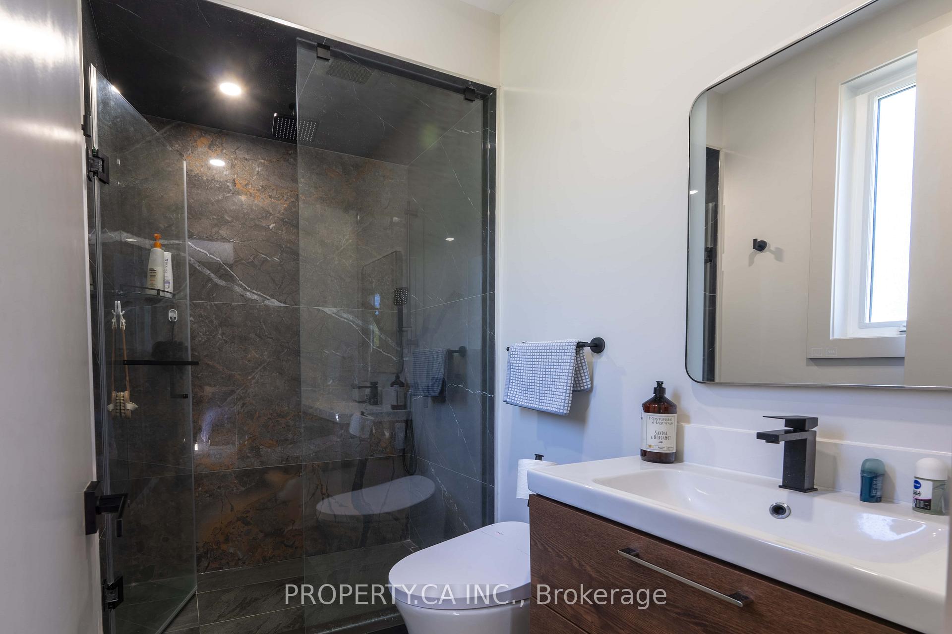 Photo 13 of 132 Cook's Bay Drive, Georgina, Keswick North — HOMEH