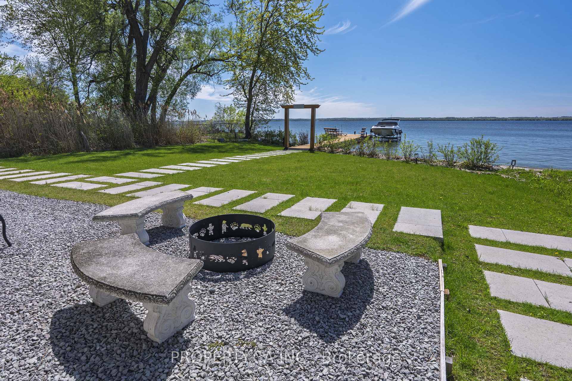 Photo 41 of 132 Cook's Bay Drive, Georgina, Keswick North — HOMEH