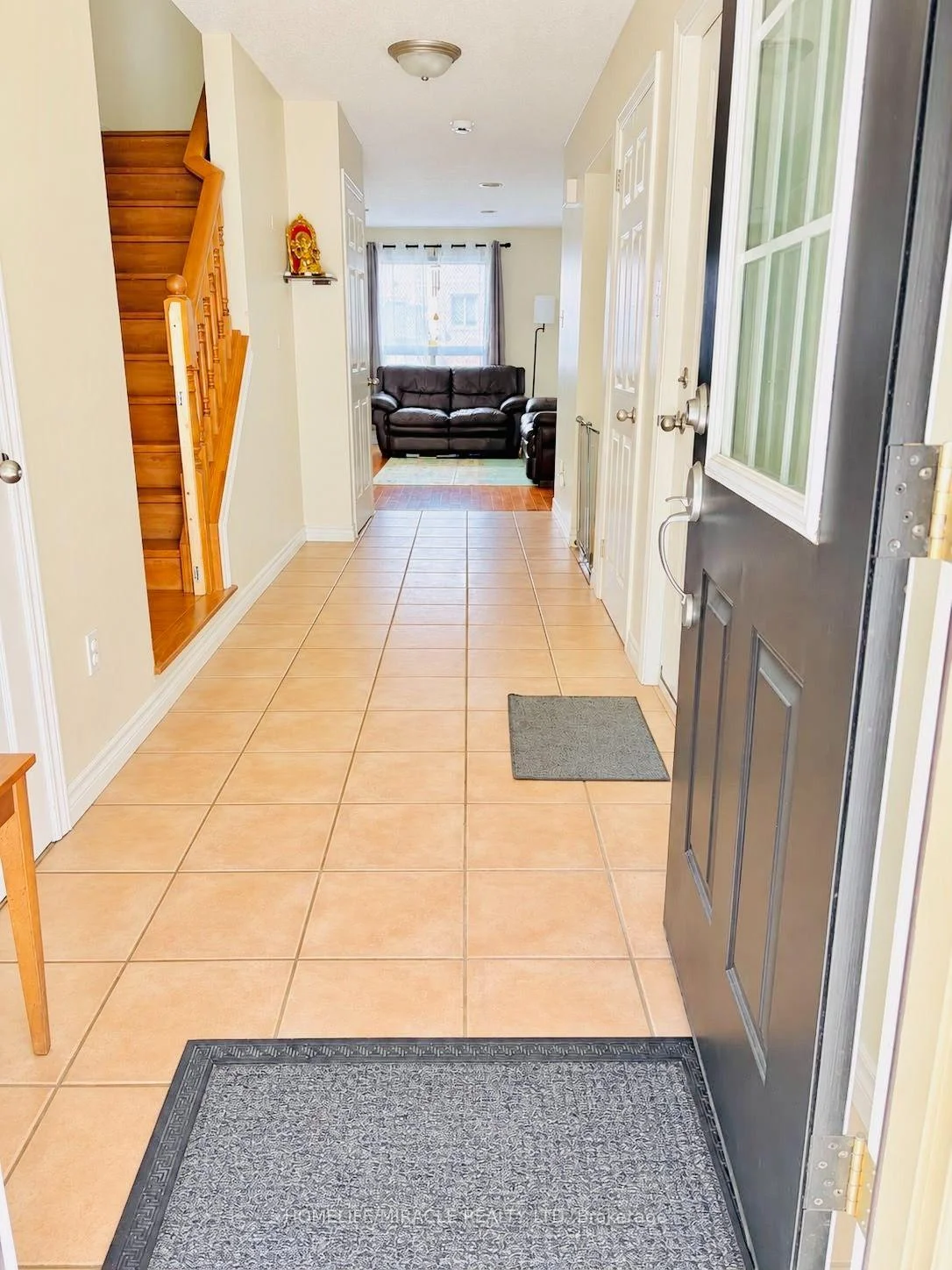 Photo 4 of 6628 Beattie Street, London, South V — HOMEH
