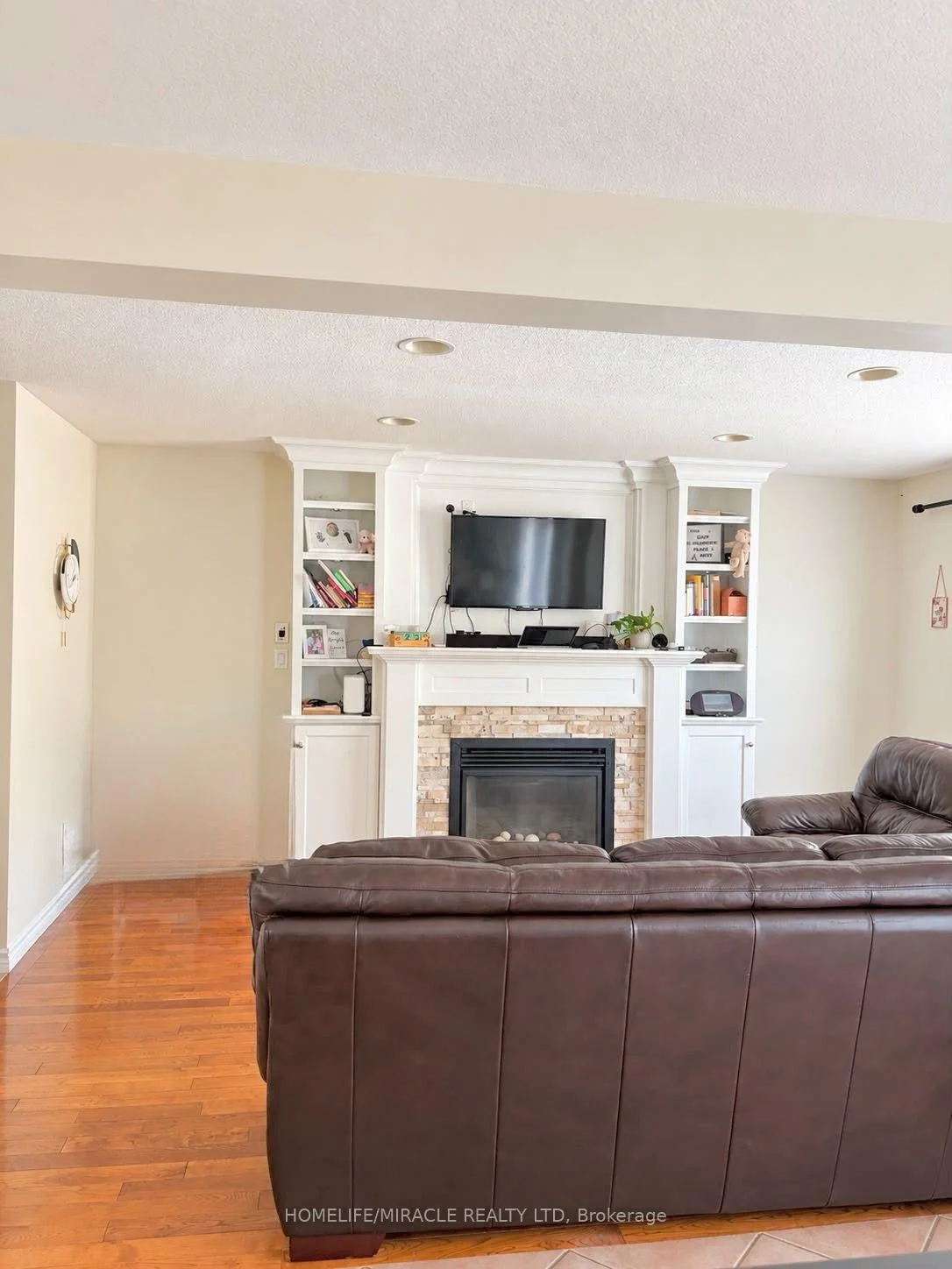 Photo 6 of 6628 Beattie Street, London, South V — HOMEH