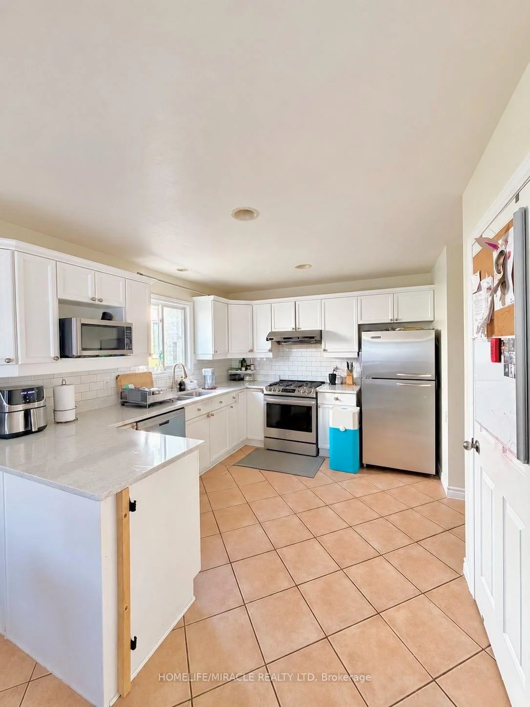 Photo 9 of 6628 Beattie Street, London, South V — HOMEH