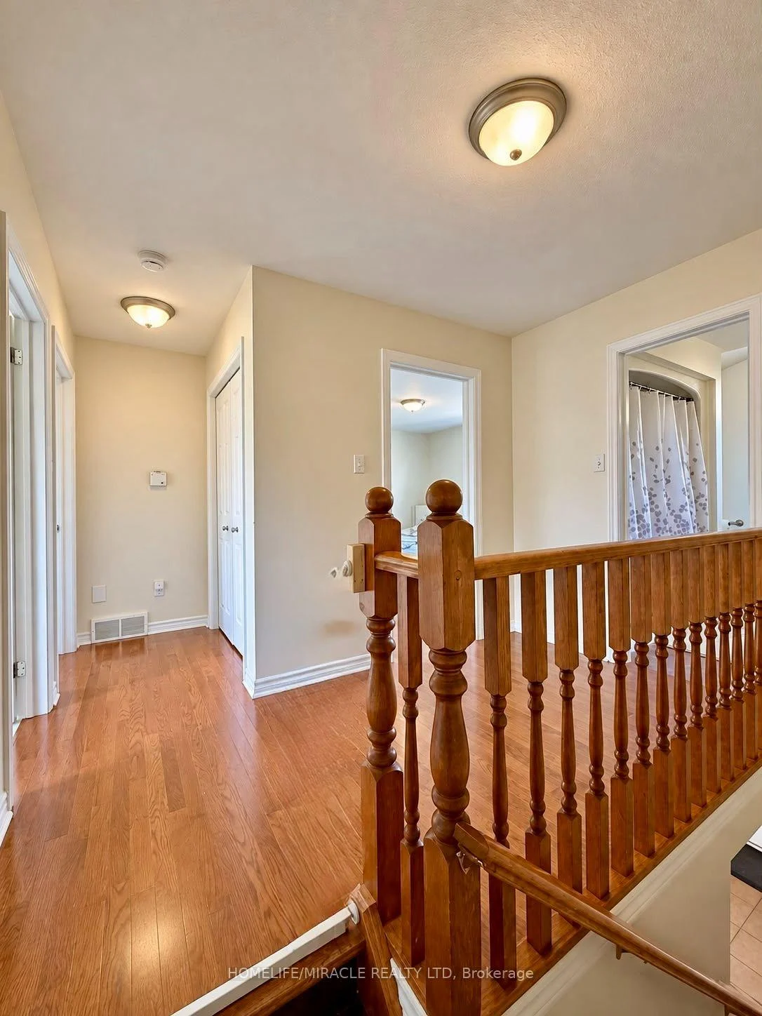 Photo 10 of 6628 Beattie Street, London, South V — HOMEH