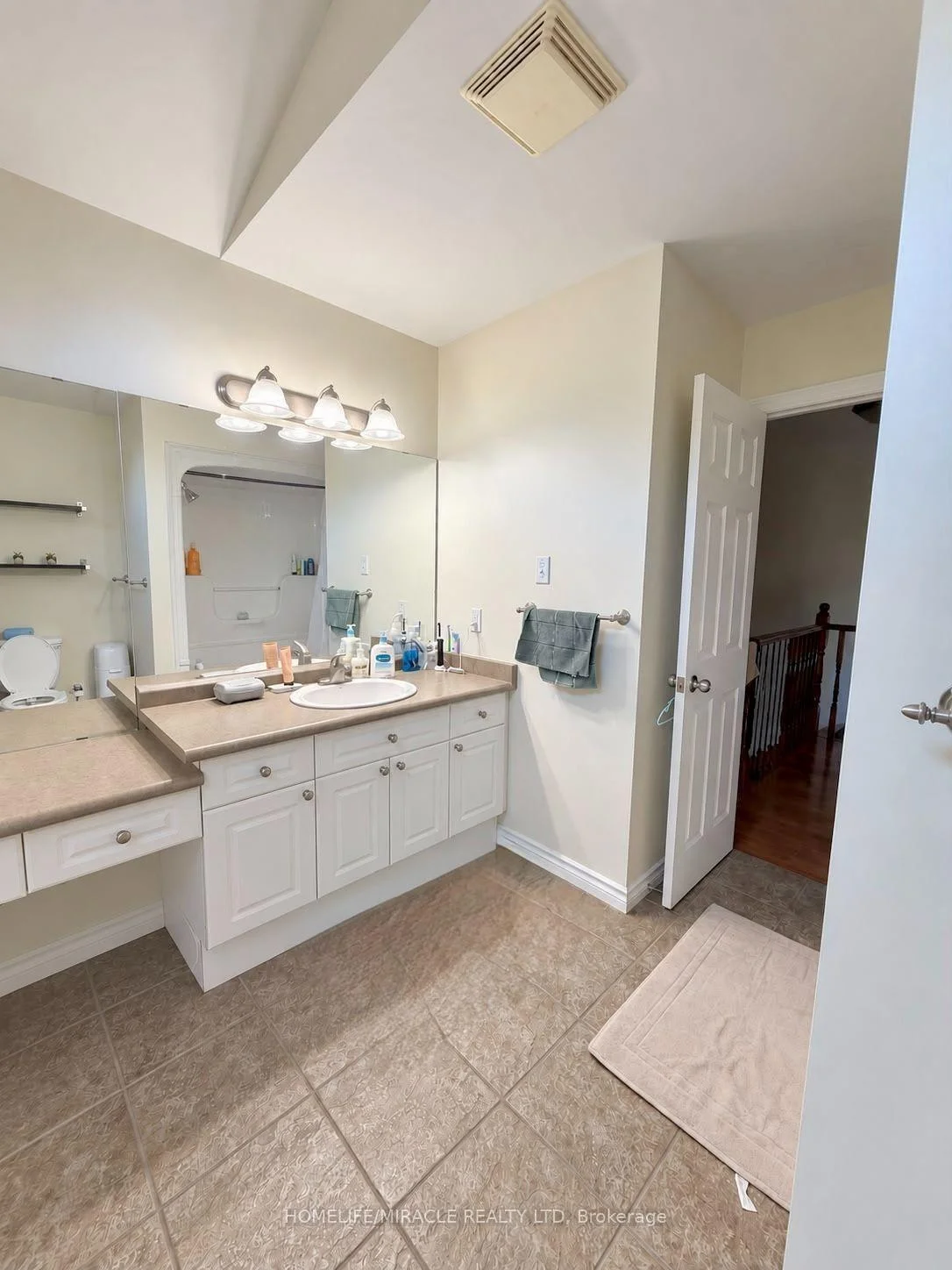 Photo 12 of 6628 Beattie Street, London, South V — HOMEH