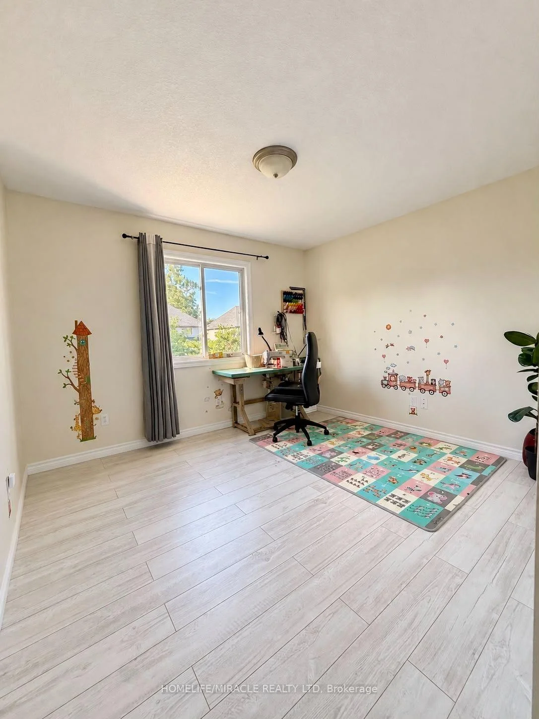 Photo 13 of 6628 Beattie Street, London, South V — HOMEH