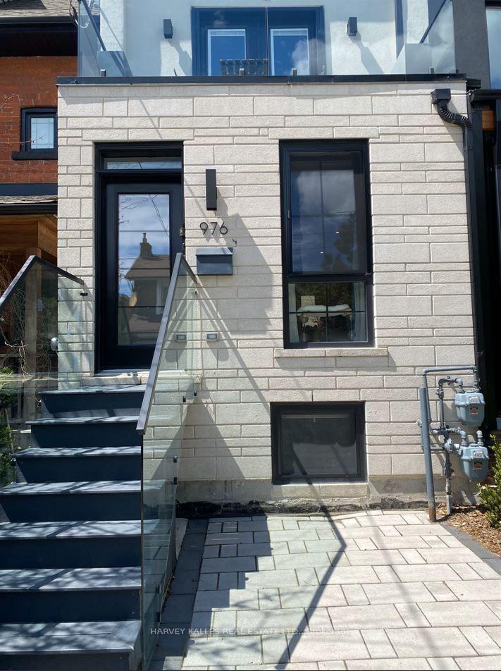 Photo 2 of Unit 1, 976 Shaw Street, Toronto, Dovercourt-Wallace Emerson-Junction — HOMEH