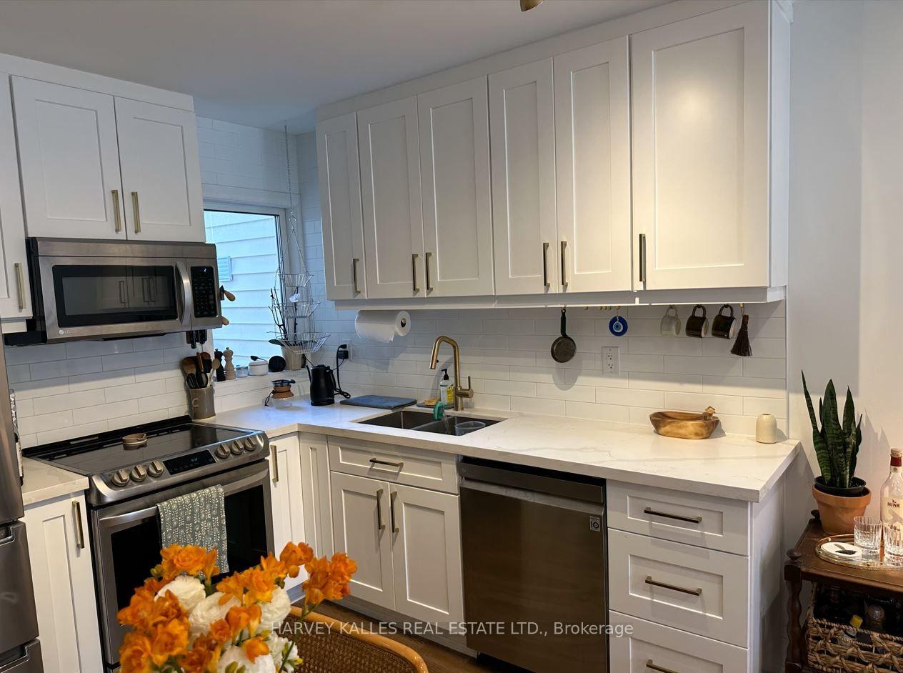 Photo 12 of Unit 1, 976 Shaw Street, Toronto, Dovercourt-Wallace Emerson-Junction — HOMEH