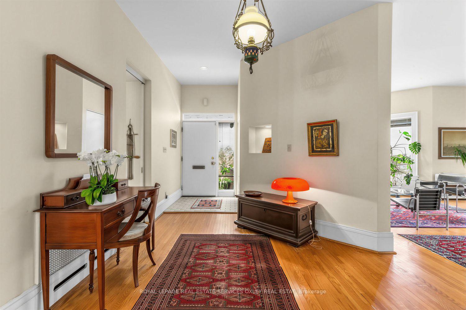 Photo 2 of 105 Roxborough Street E, Toronto, Rosedale-Moore Park — HOMEH