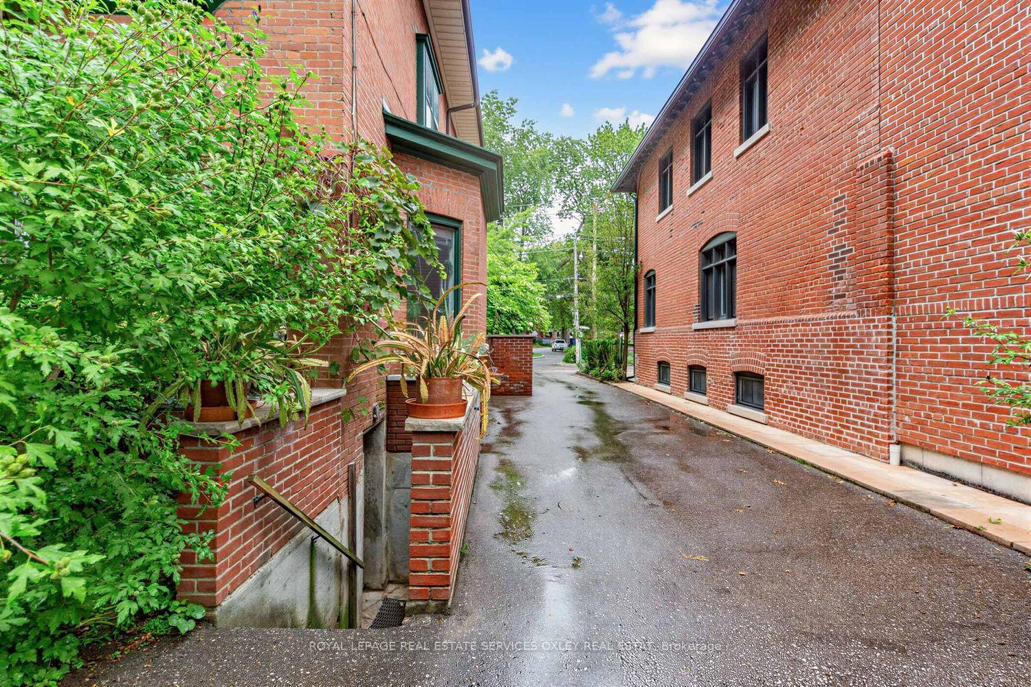 Photo 35 of 105 Roxborough Street E, Toronto, Rosedale-Moore Park — HOMEH
