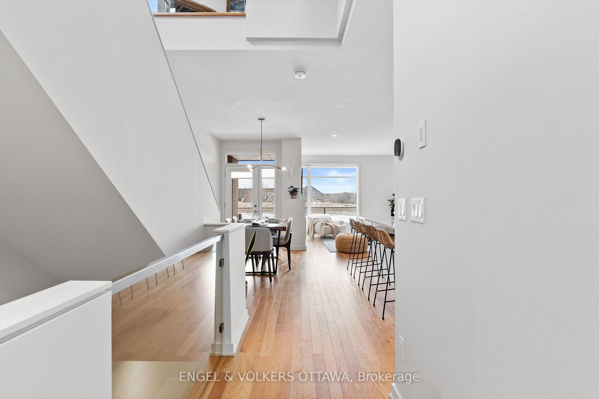 Photo 4 of 168 Shuttleworth Drive, Ottawa, Leitrim — HOMEH