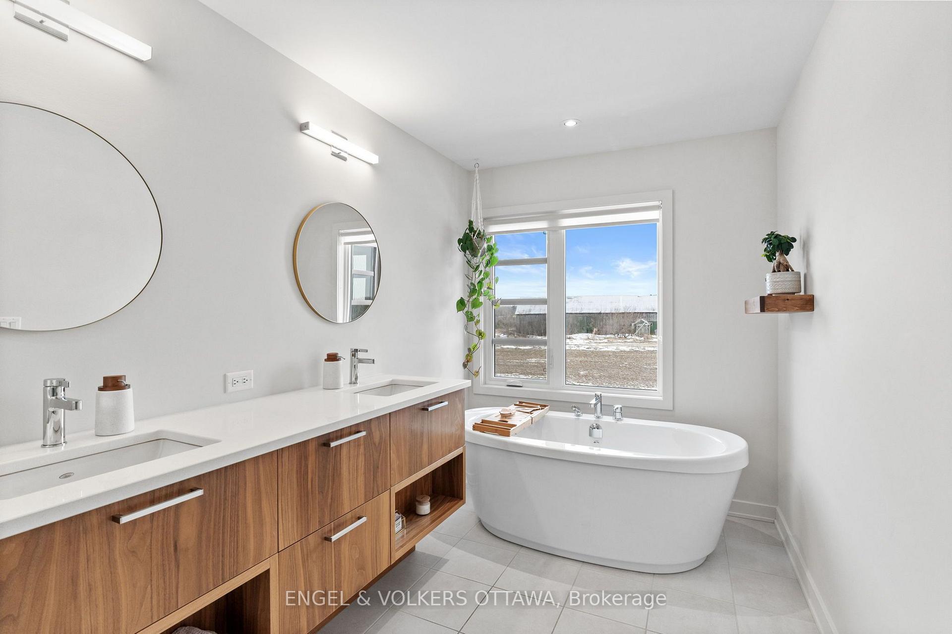 Photo 24 of 168 Shuttleworth Drive, Ottawa, Leitrim — HOMEH