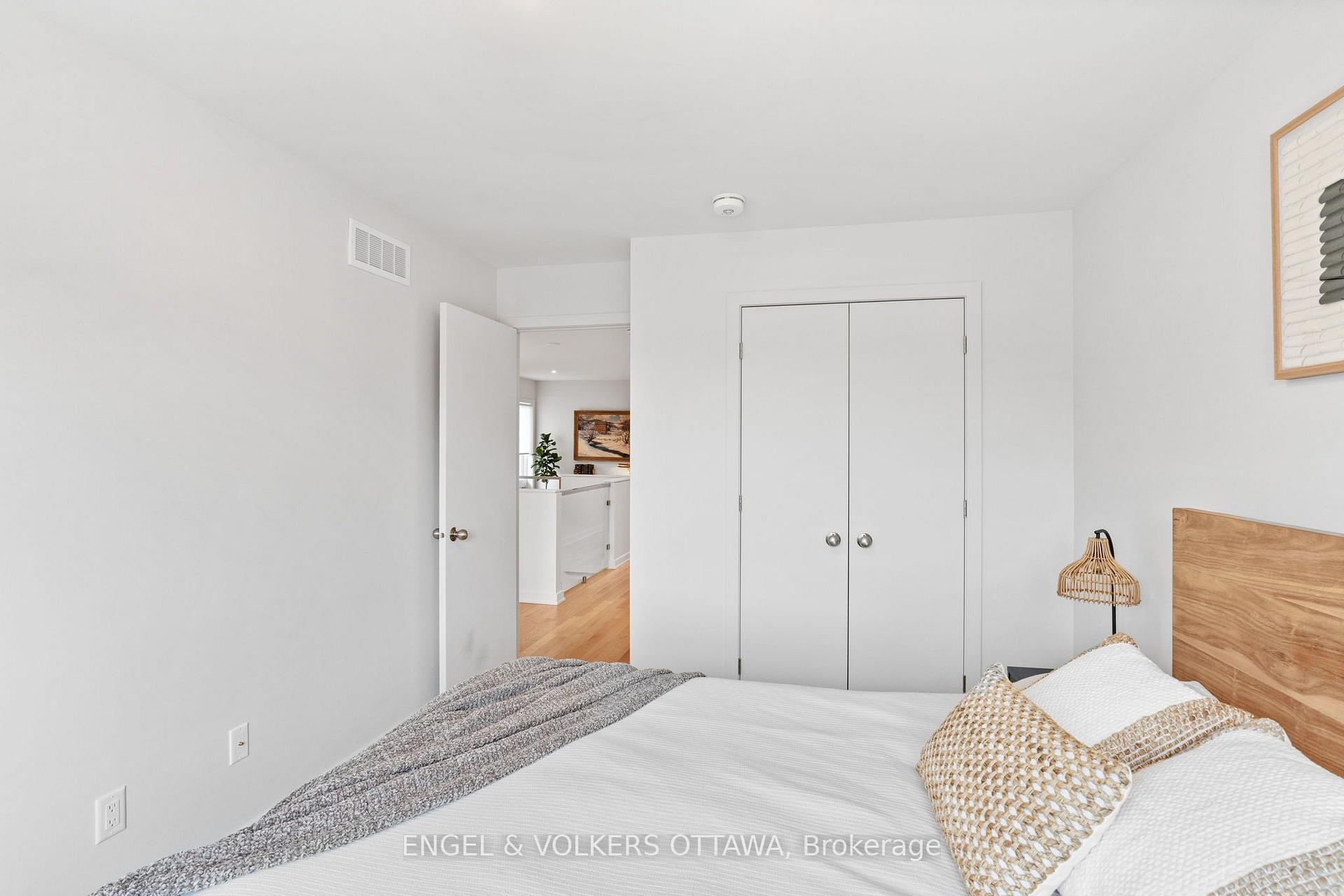 Photo 30 of 168 Shuttleworth Drive, Ottawa, Leitrim — HOMEH