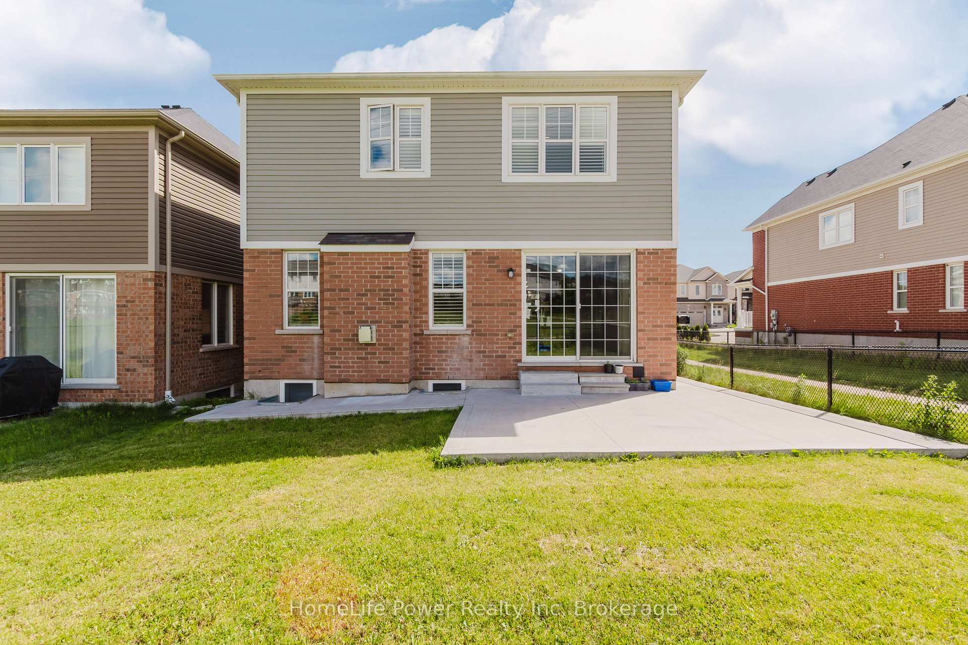 Photo 11 of 470 Blair Creek Drive, Kitchener, Doon South — HOMEH
