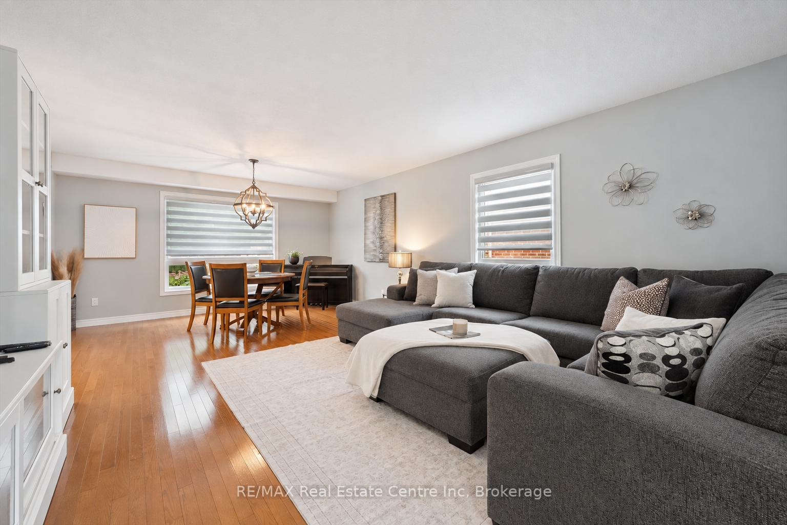 Photo 4 of 33 Washburn Drive, Guelph, Grange Road — HOMEH