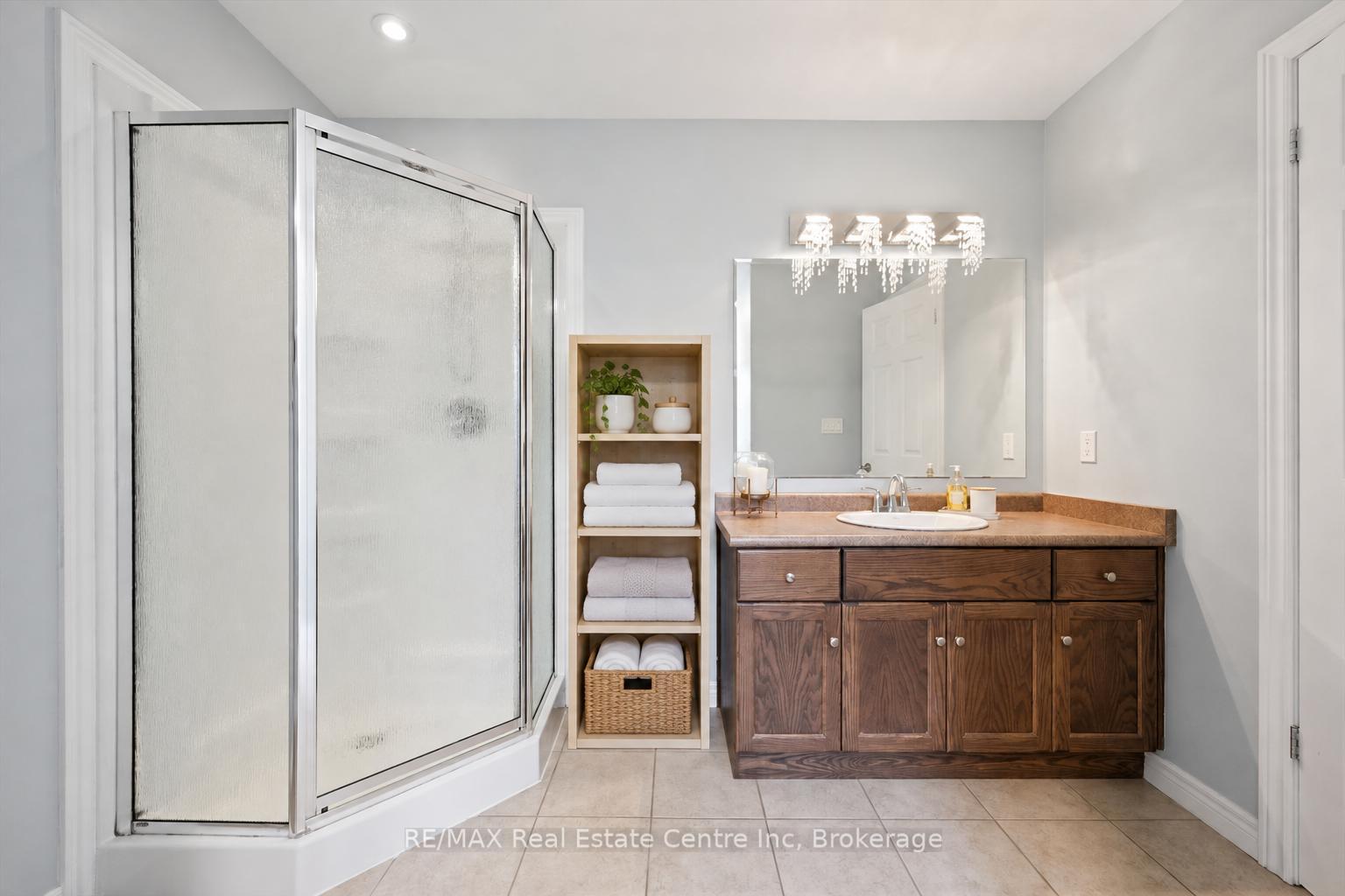Photo 13 of 33 Washburn Drive, Guelph, Grange Road — HOMEH