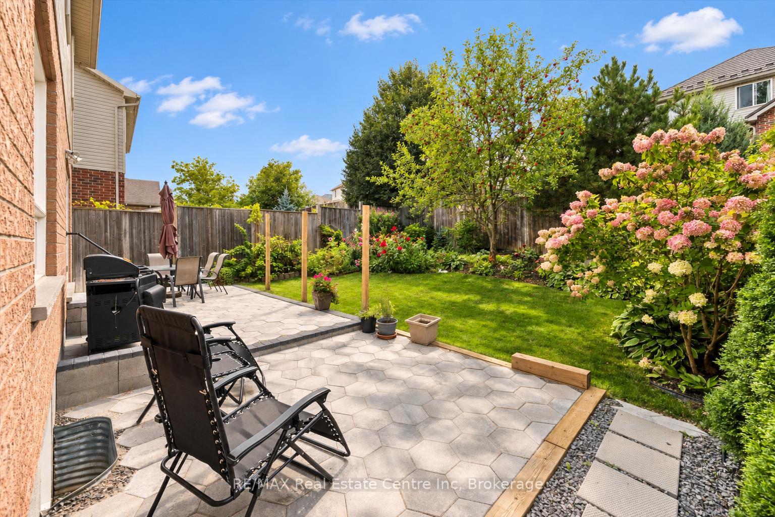 Photo 23 of 33 Washburn Drive, Guelph, Grange Road — HOMEH