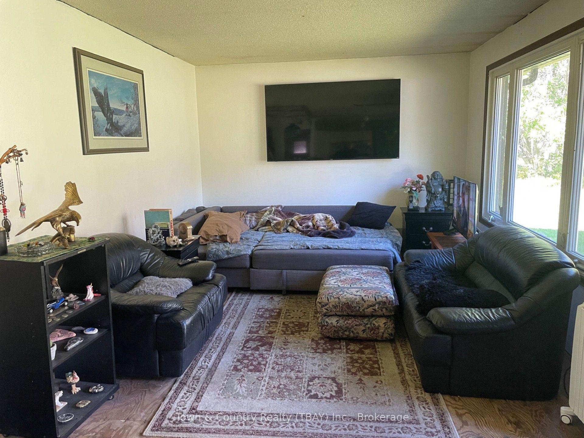Photo 2 of 1007 Boundry Drive, Neebing, Scoble — HOMEH