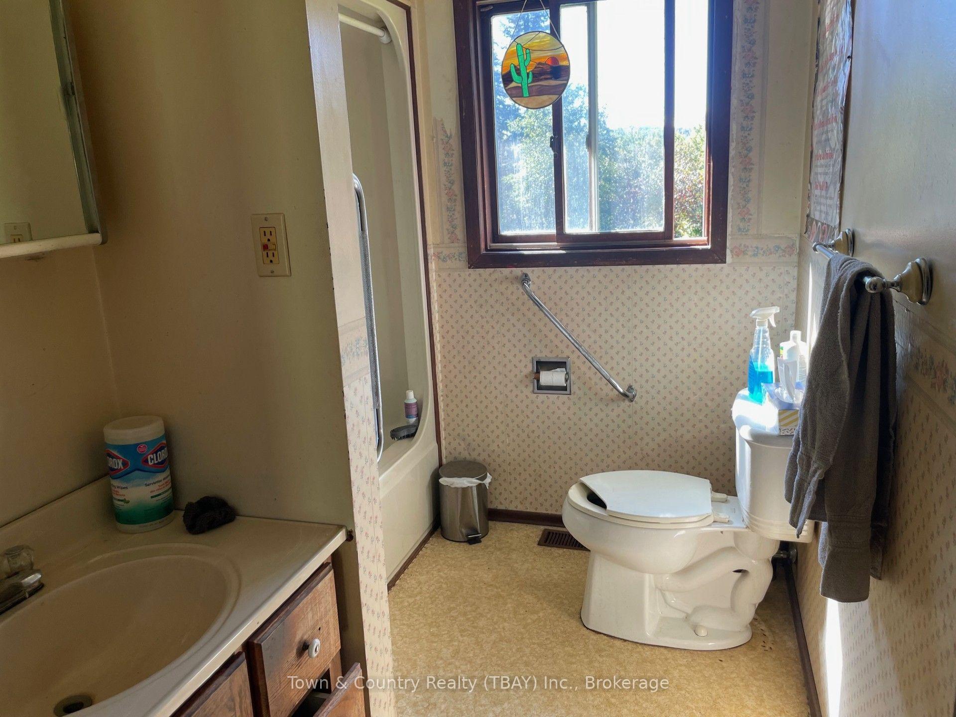 Photo 6 of 1007 Boundry Drive, Neebing, Scoble — HOMEH