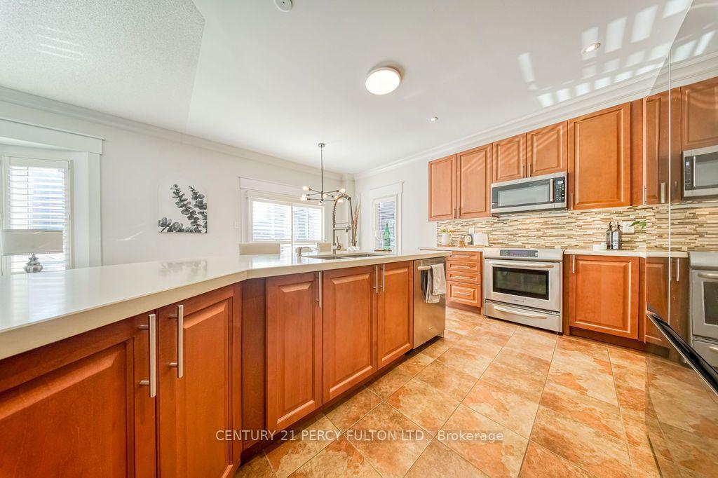Photo 12 of 91 Galea Drive, Ajax, Central East — HOMEH
