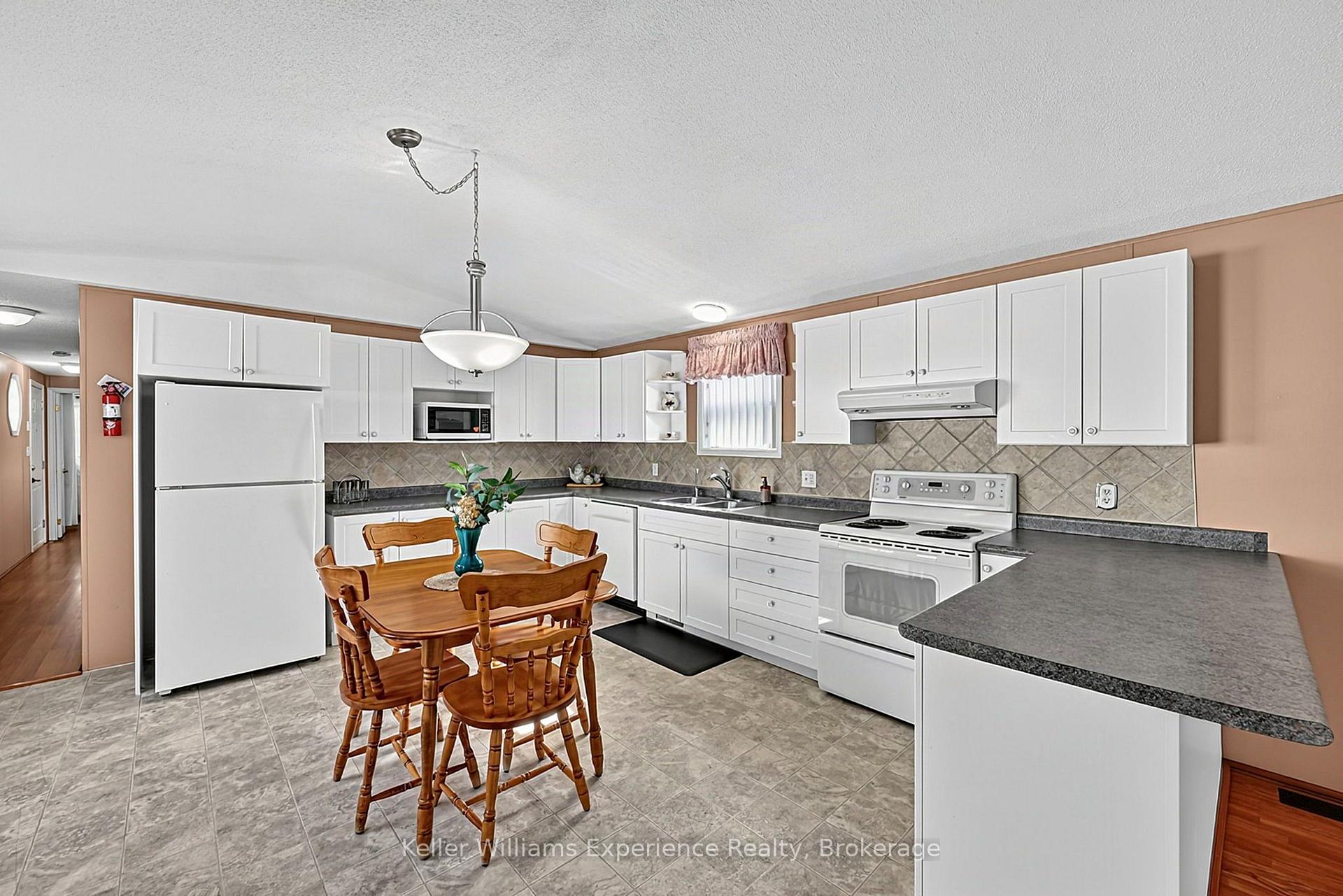 Photo 6 of 4052 Ash Crescent, Severn, Rural Severn — HOMEH