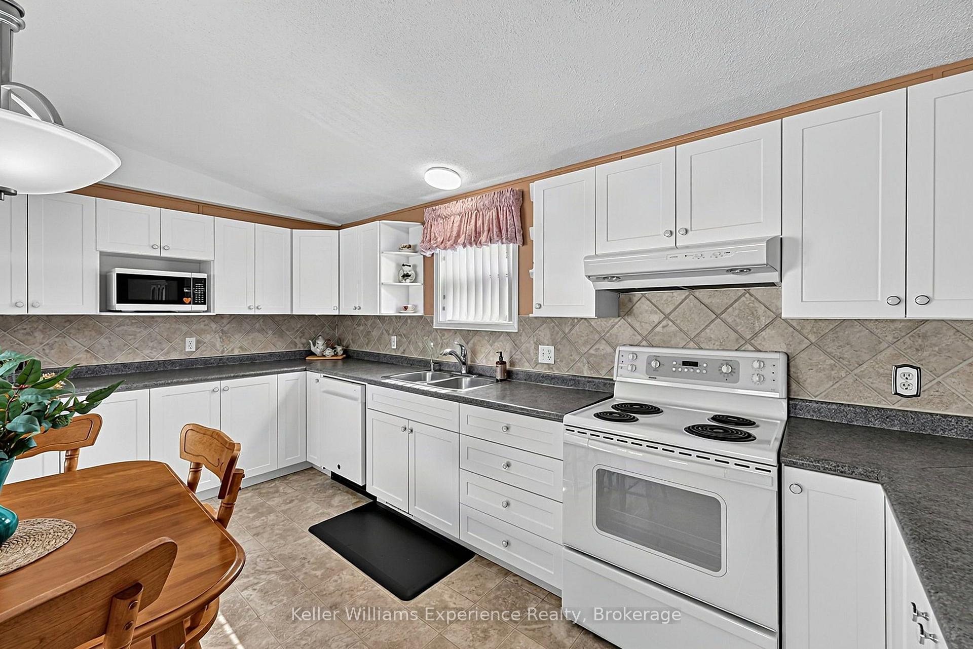 Photo 10 of 4052 Ash Crescent, Severn, Rural Severn — HOMEH