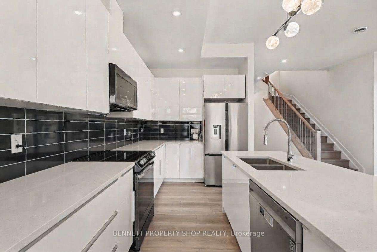 Photo 4 of 133 Duford Street, Ottawa, Vanier — HOMEH