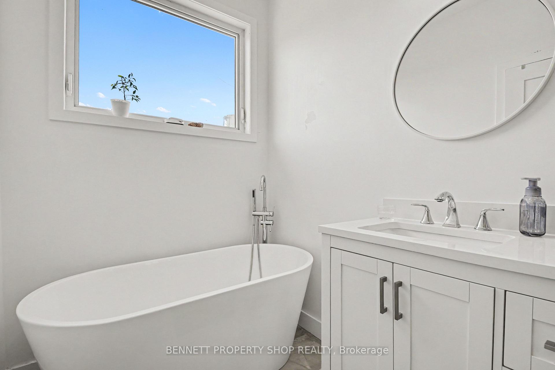 Photo 7 of 133 Duford Street, Ottawa, Vanier — HOMEH