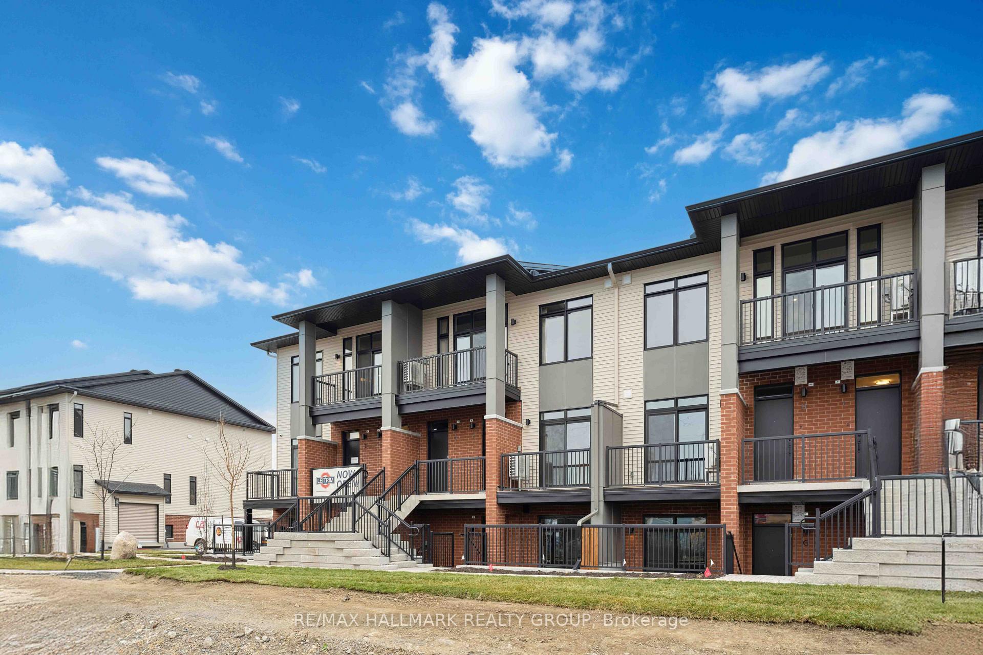 Front of Unit D, 4793 Bank Street