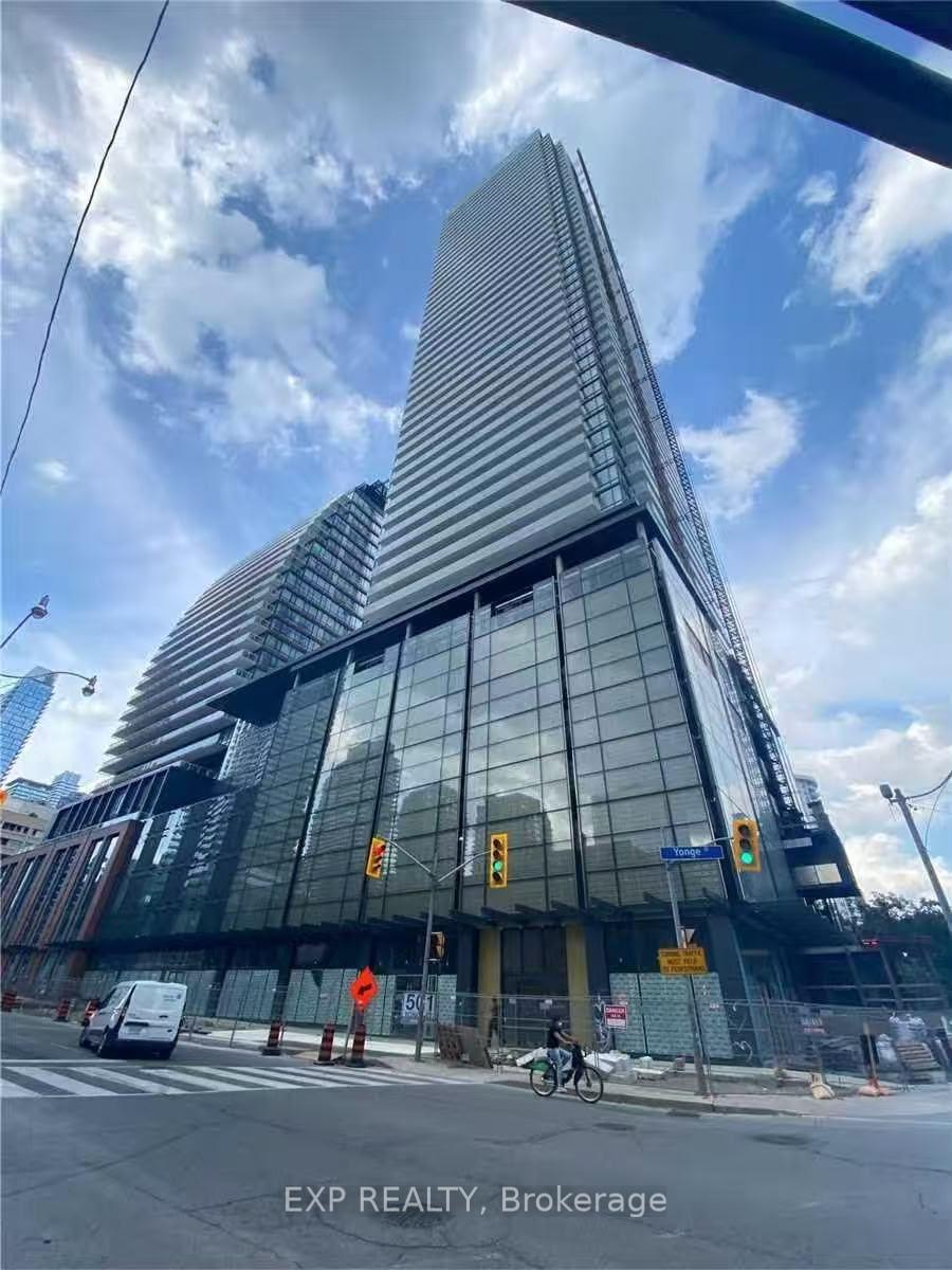Front of Unit 1204, 501 Yonge Street