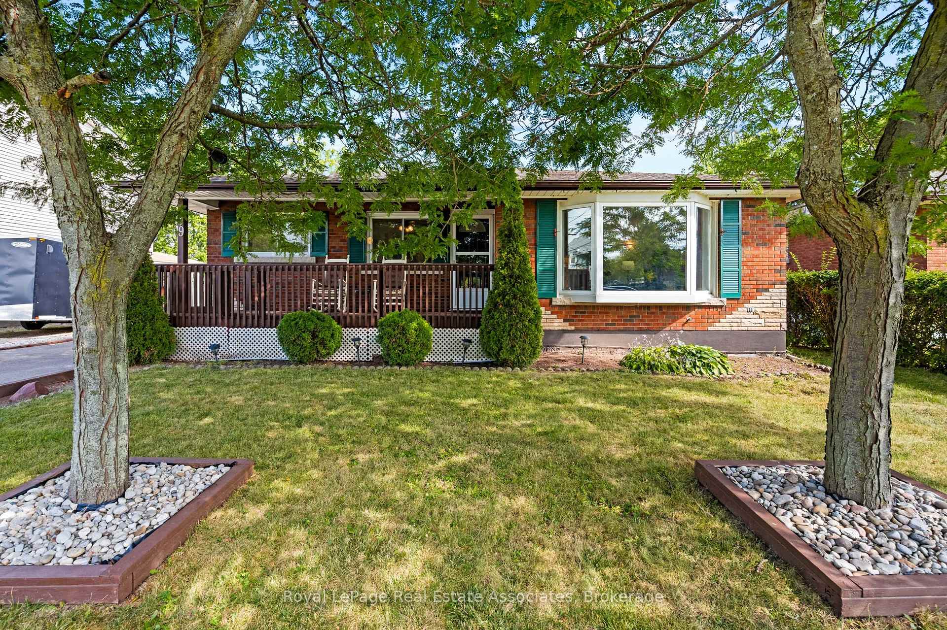 Photo 2 of 29 Trufal Avenue, Welland, Broadway — HOMEH