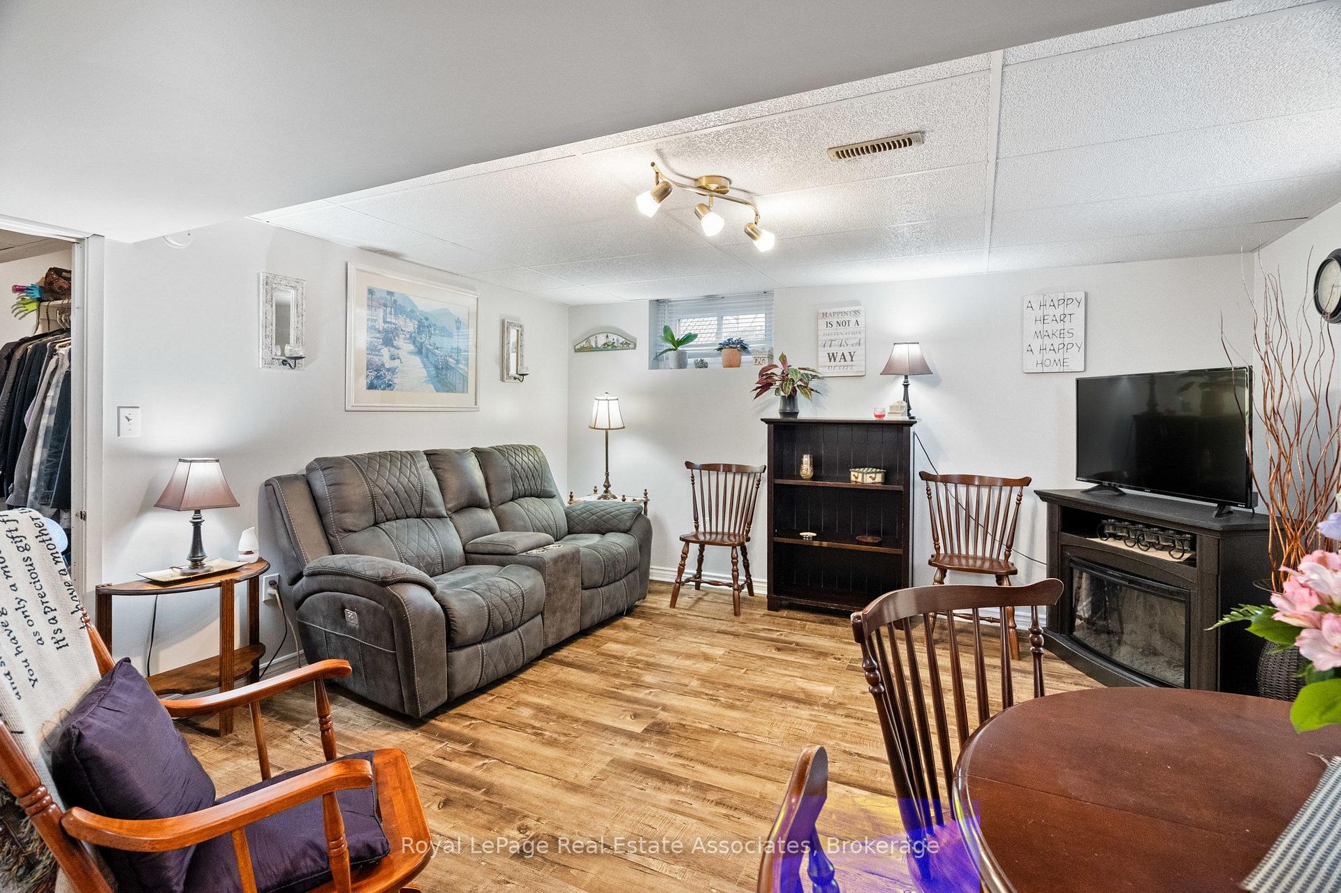 Photo 20 of 29 Trufal Avenue, Welland, Broadway — HOMEH